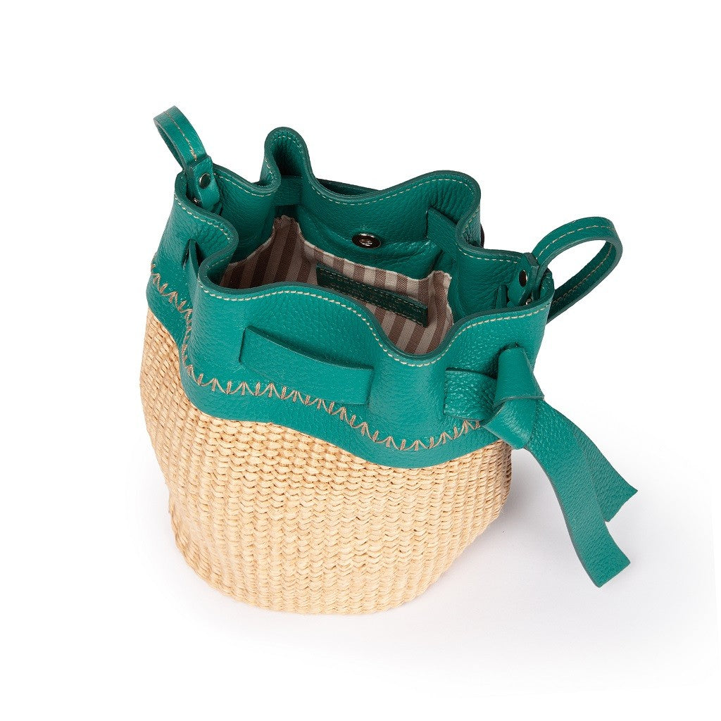 Borse Ambra mini bucket in rafia e pelle martellata verde