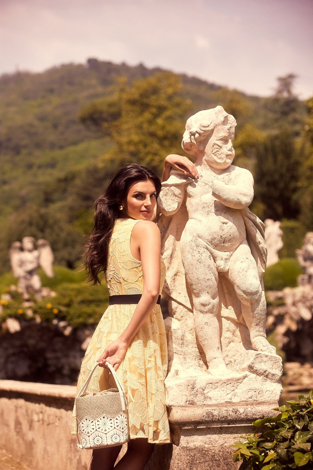 Borse Giulia Bucket: Rafia e Pelle Nera