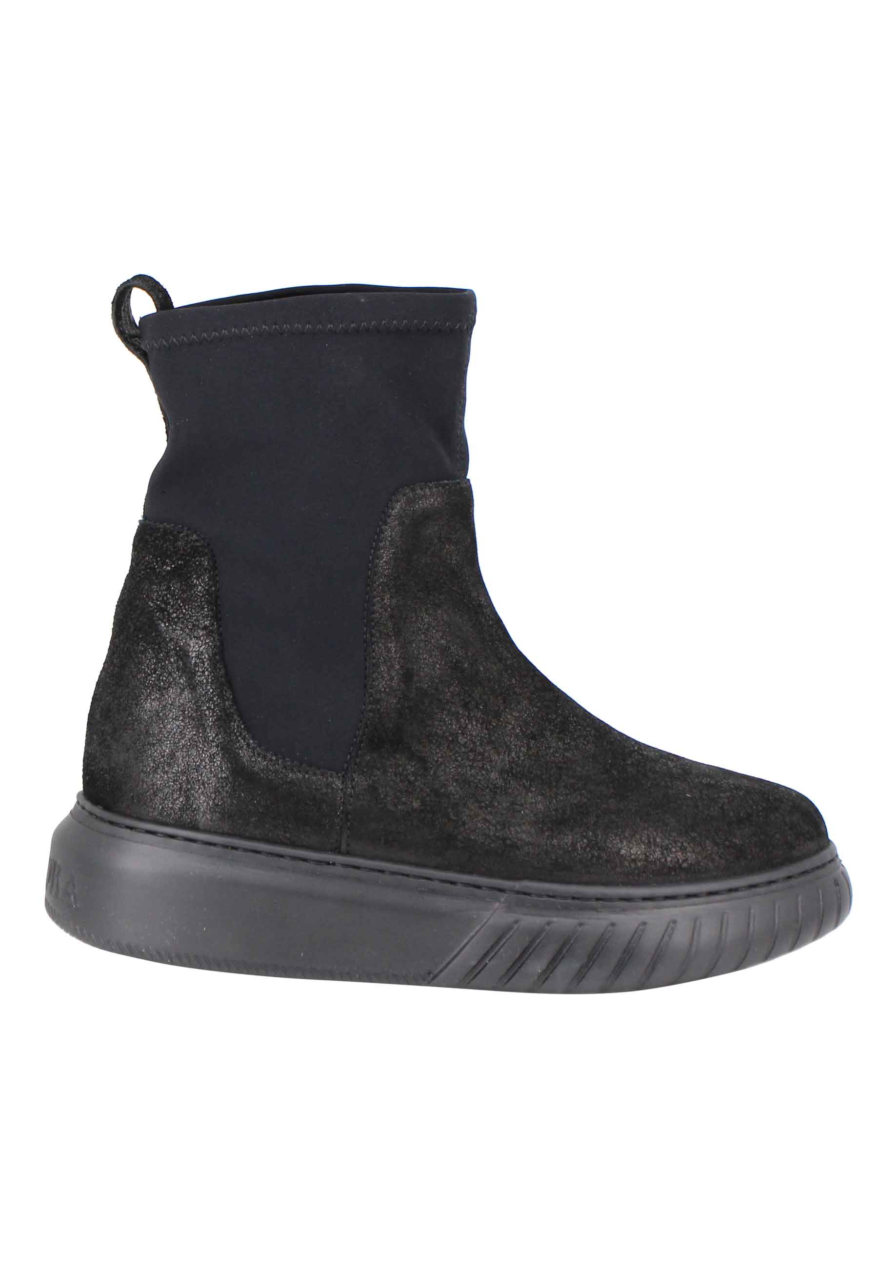 Bottines sneakers pour femmes en cuir noir et tissu stretch assorti avec semelle haute en caoutchouc