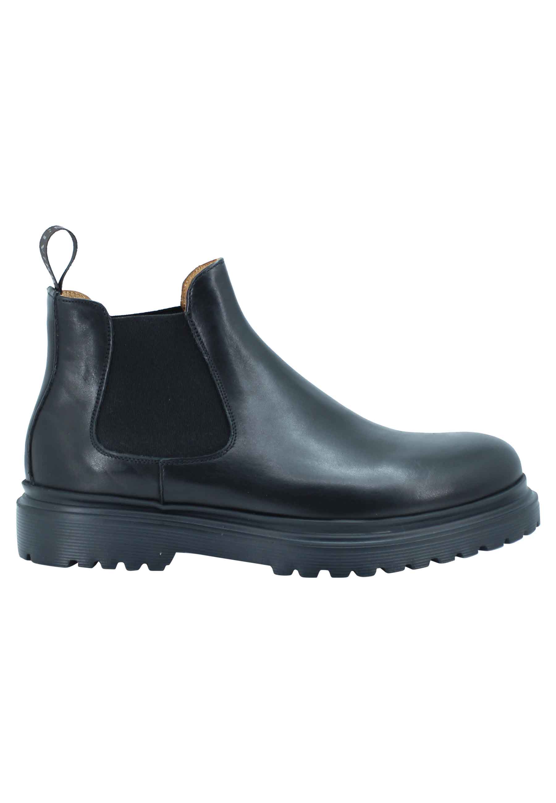 Men's Beatles ankle boots in black aged leather and lug sole