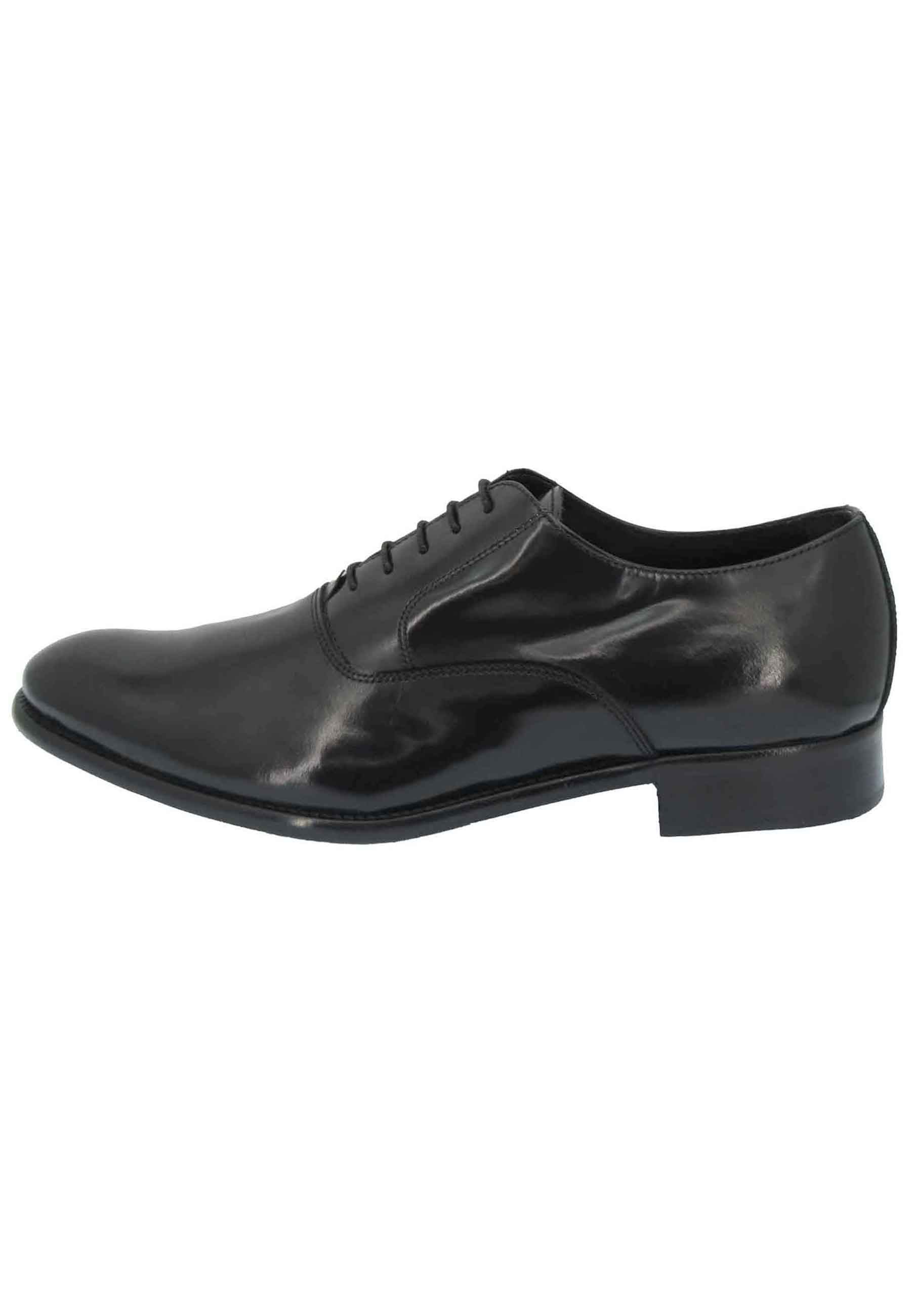 Men's lace-ups in shiny black leather with leather sole