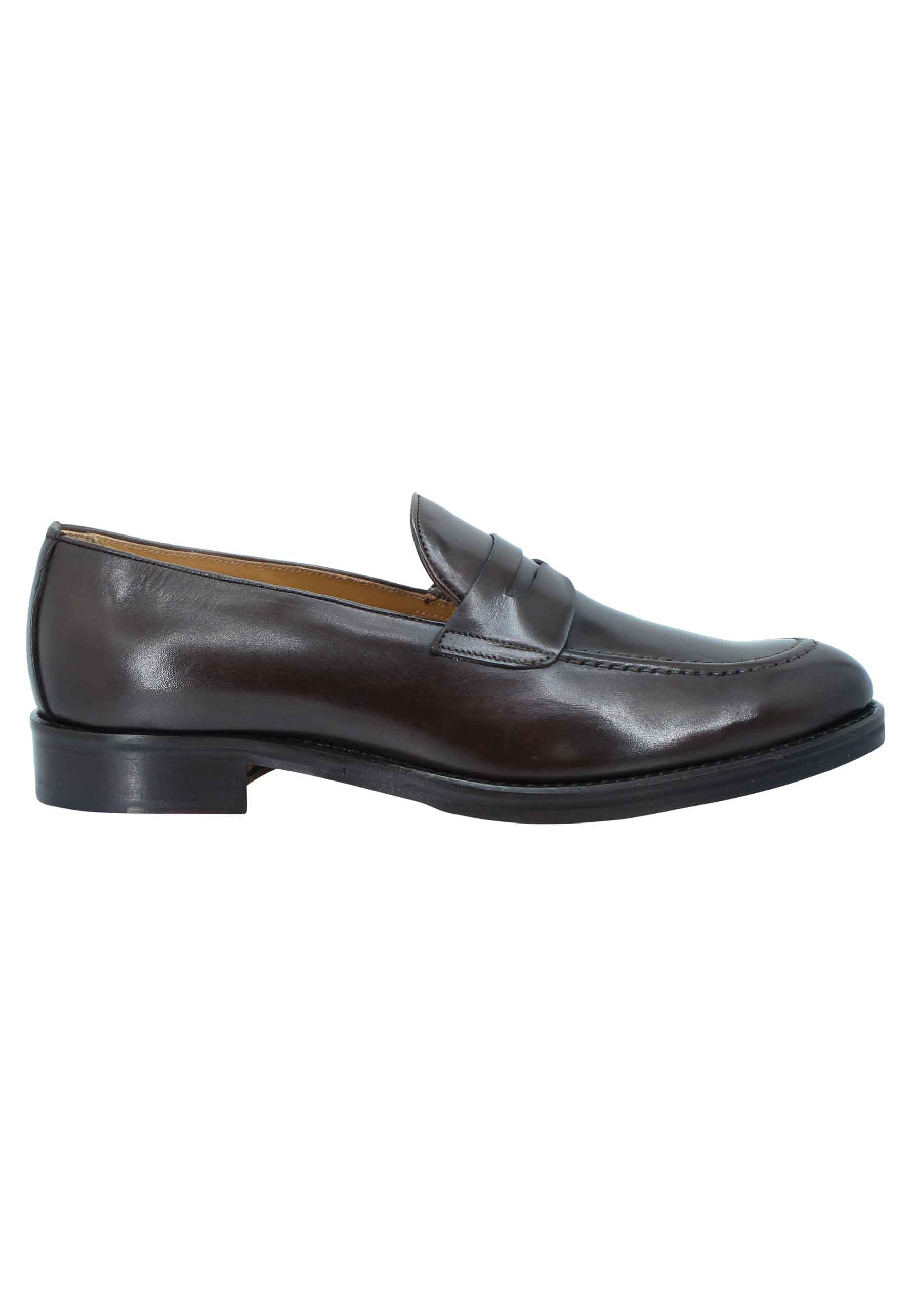 Men's moccasins in dark brown leather with tapered toe and leather sole