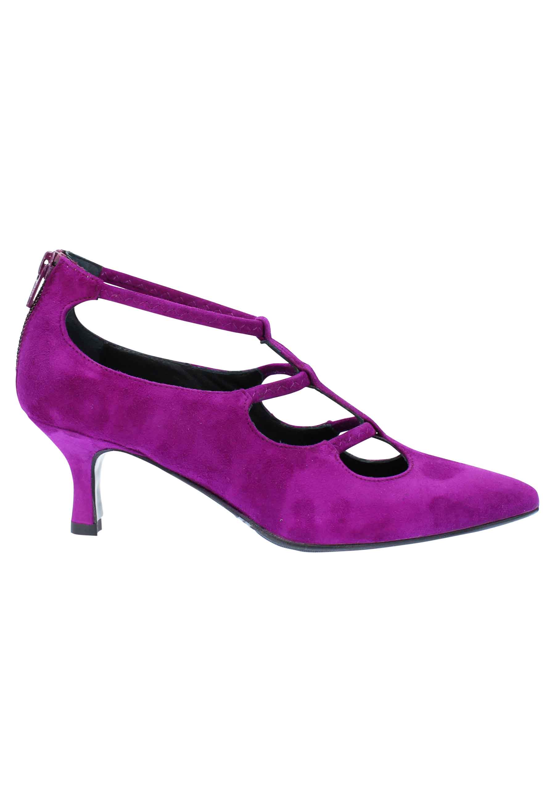Women's pumps in purple suede with low heel straps and pointed toe