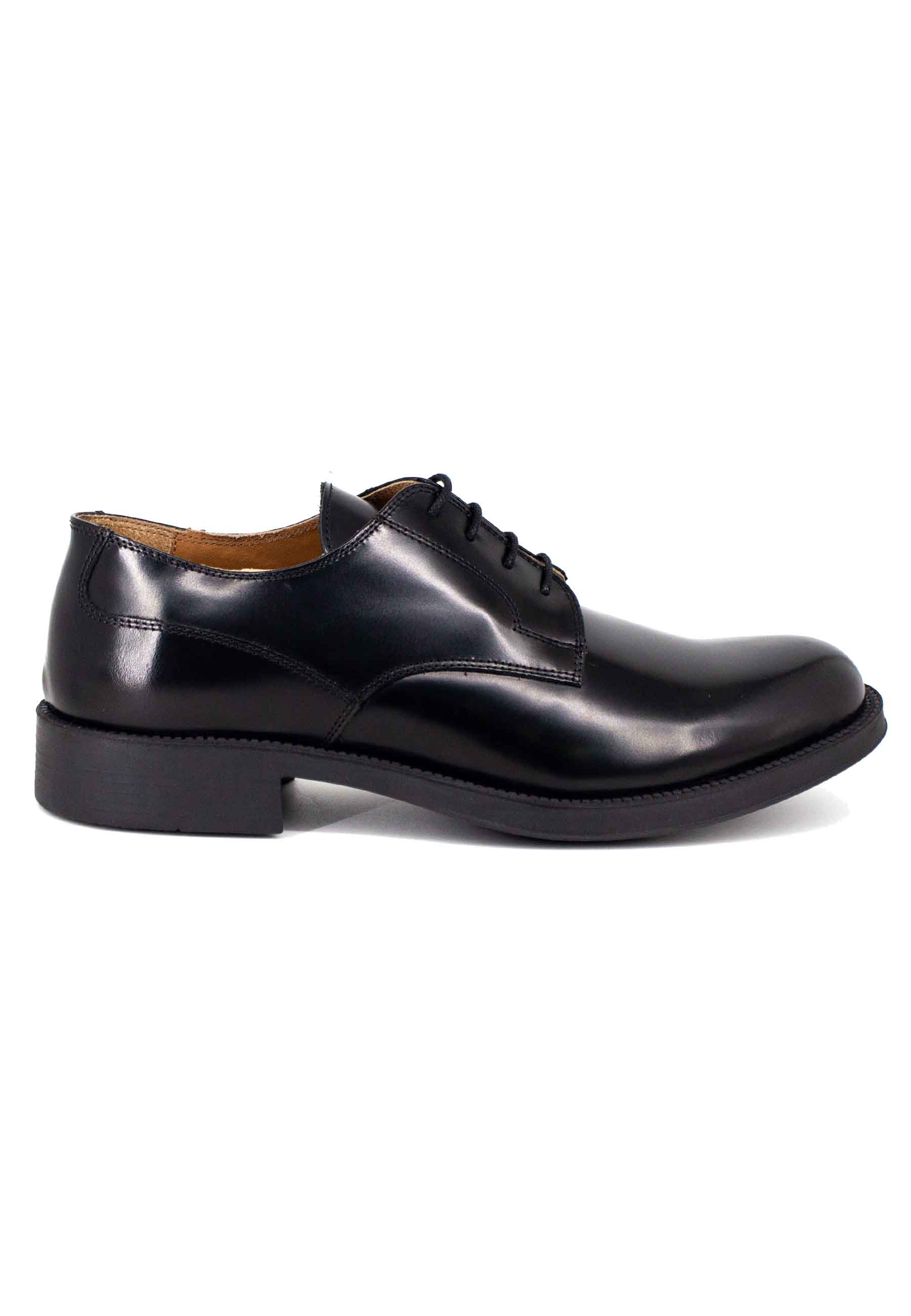 Men's lace-ups in black leather with rubber sole