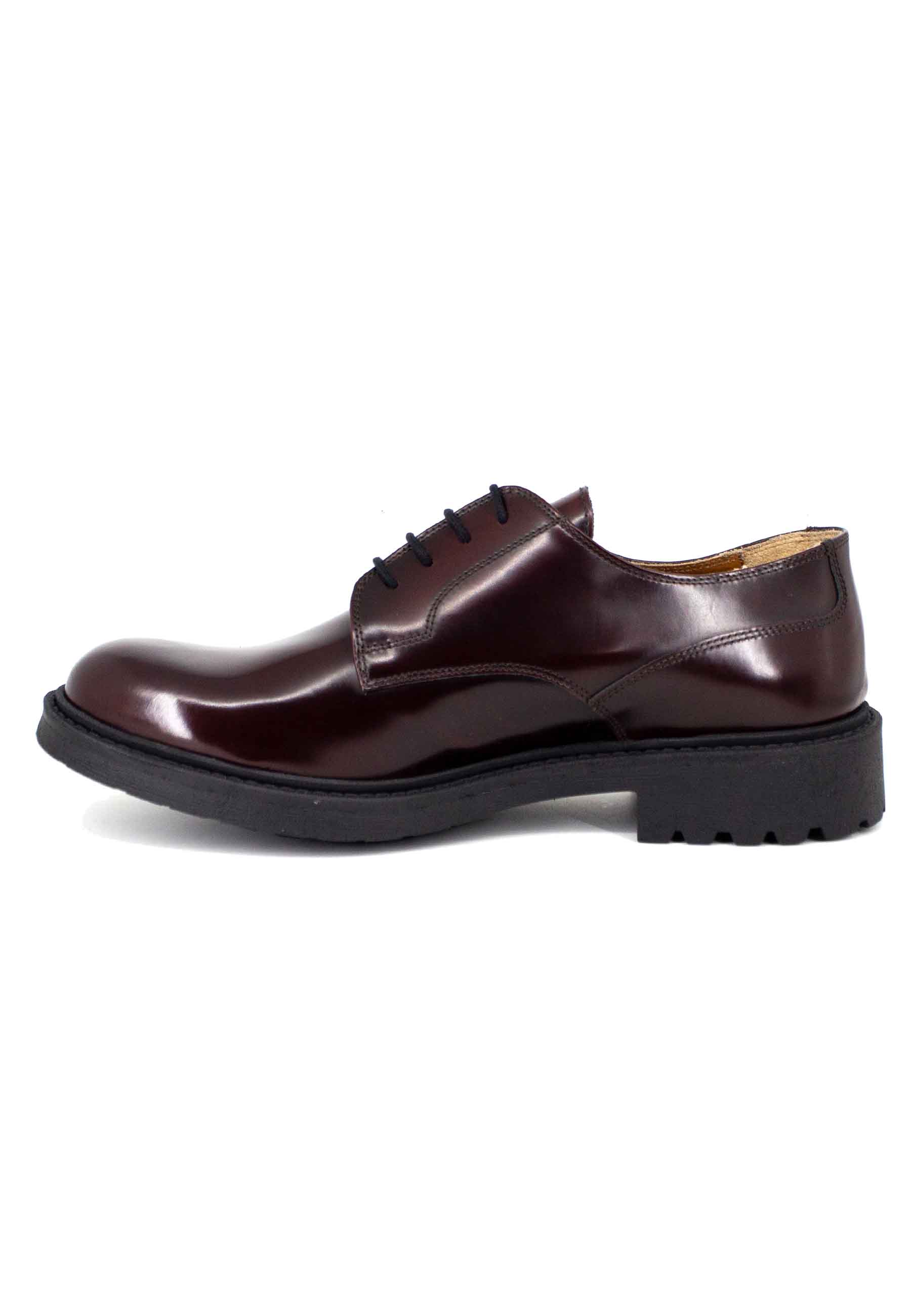 Men's lace-ups in burgundy semi-gloss leather with rubber sole