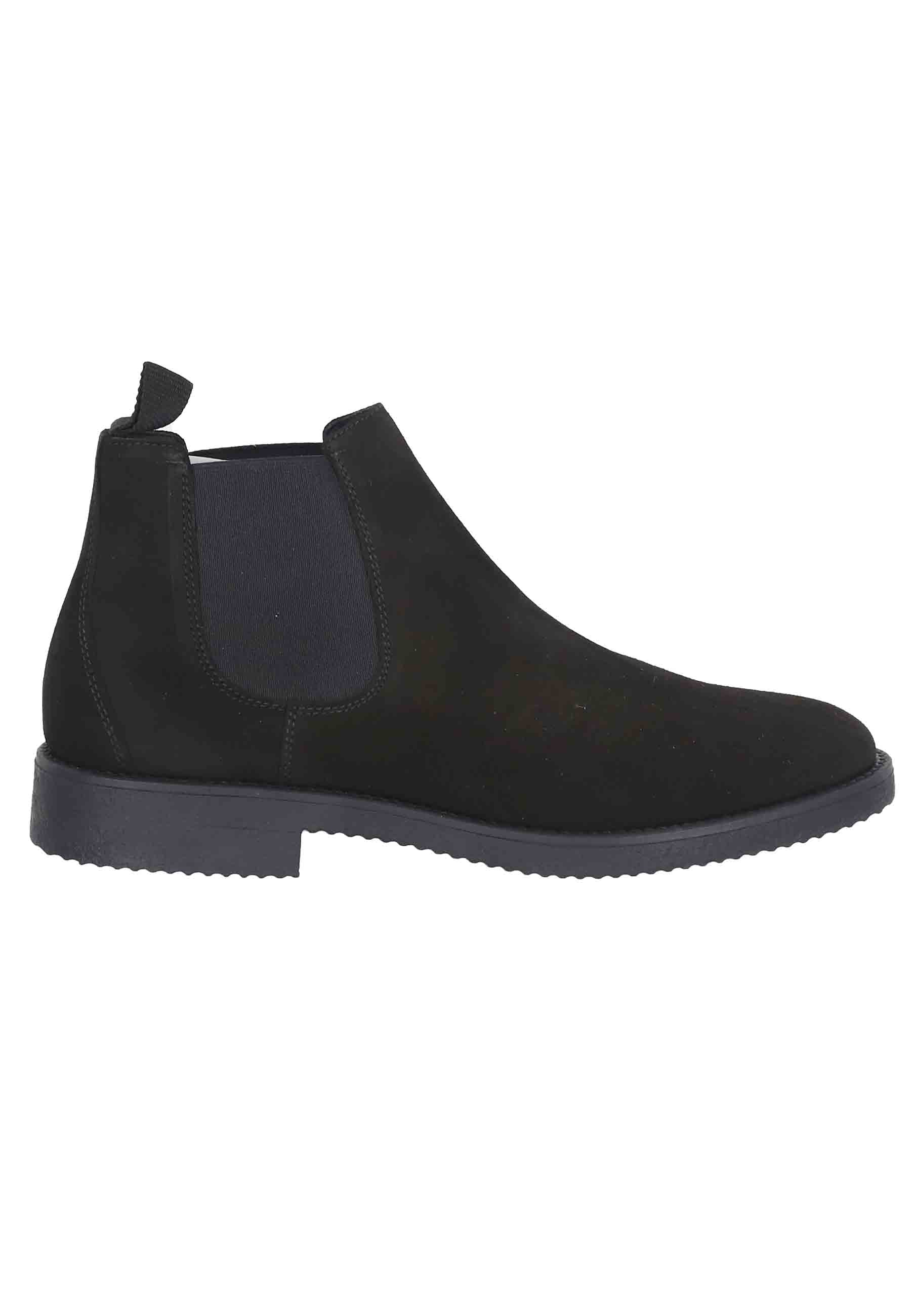Men's Chelsea boots in black suede with crepe sole