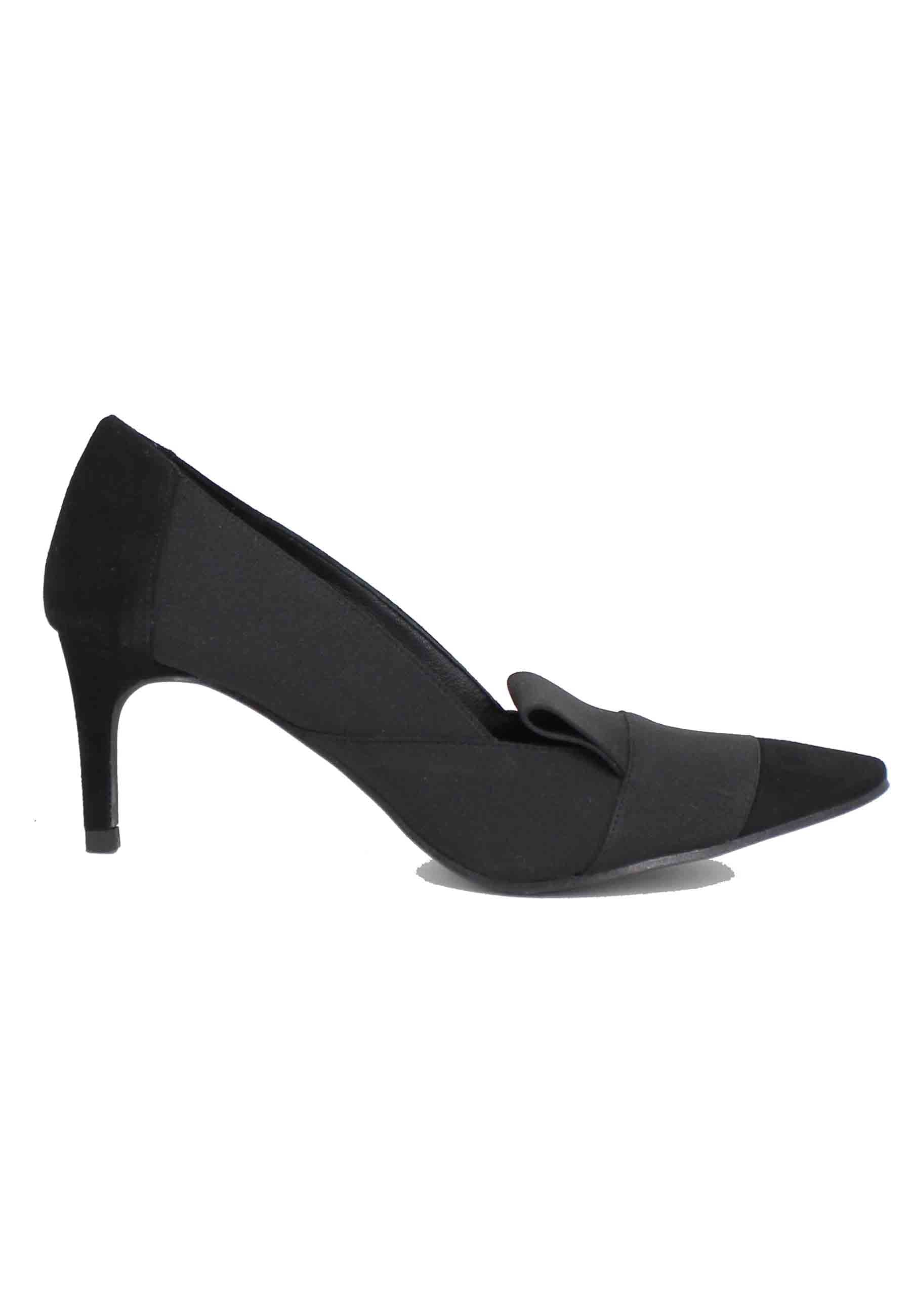 Women's decollete in black suede with fabric inserts