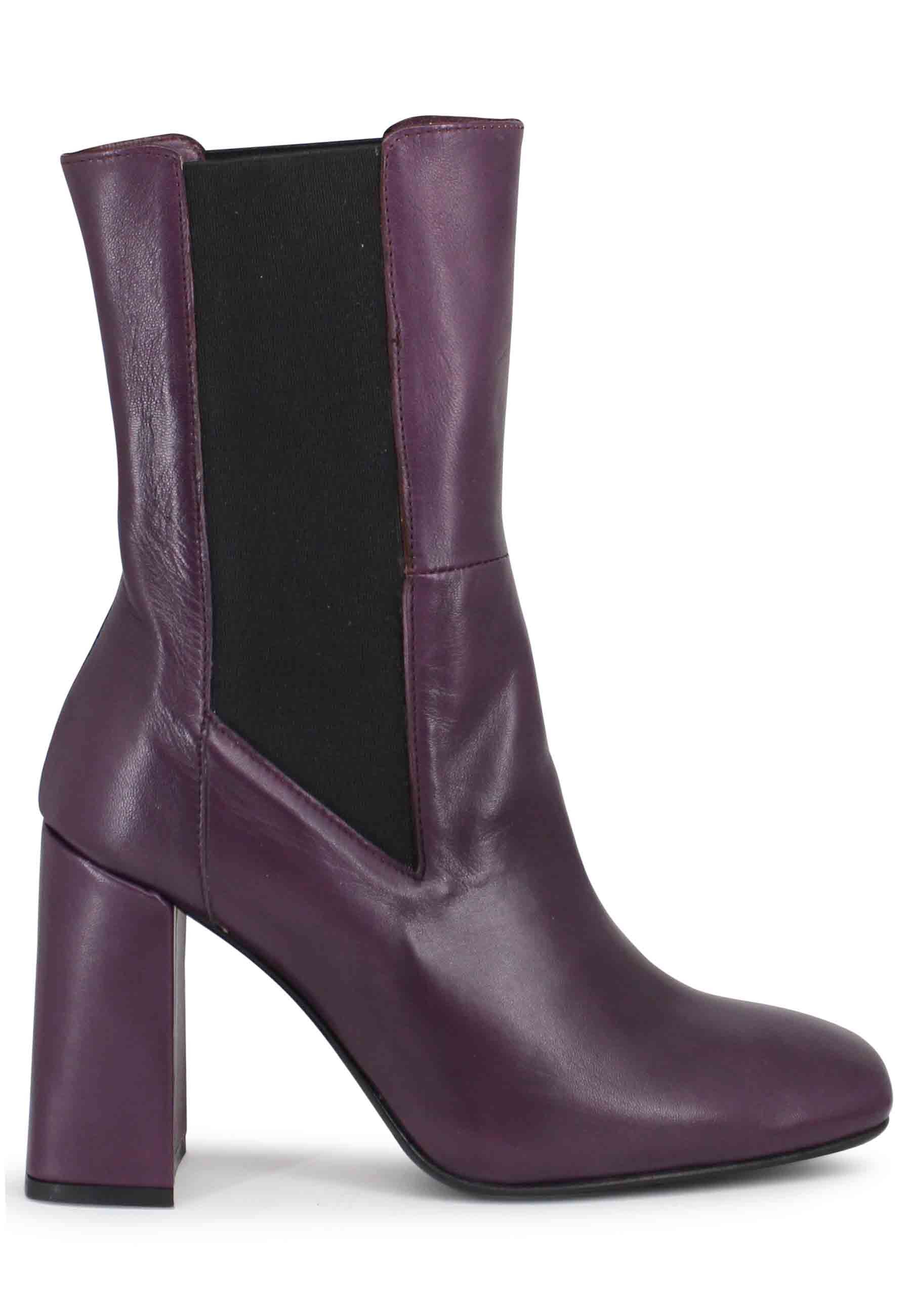 Women's Beatles ankle boots in purple leather with high heel