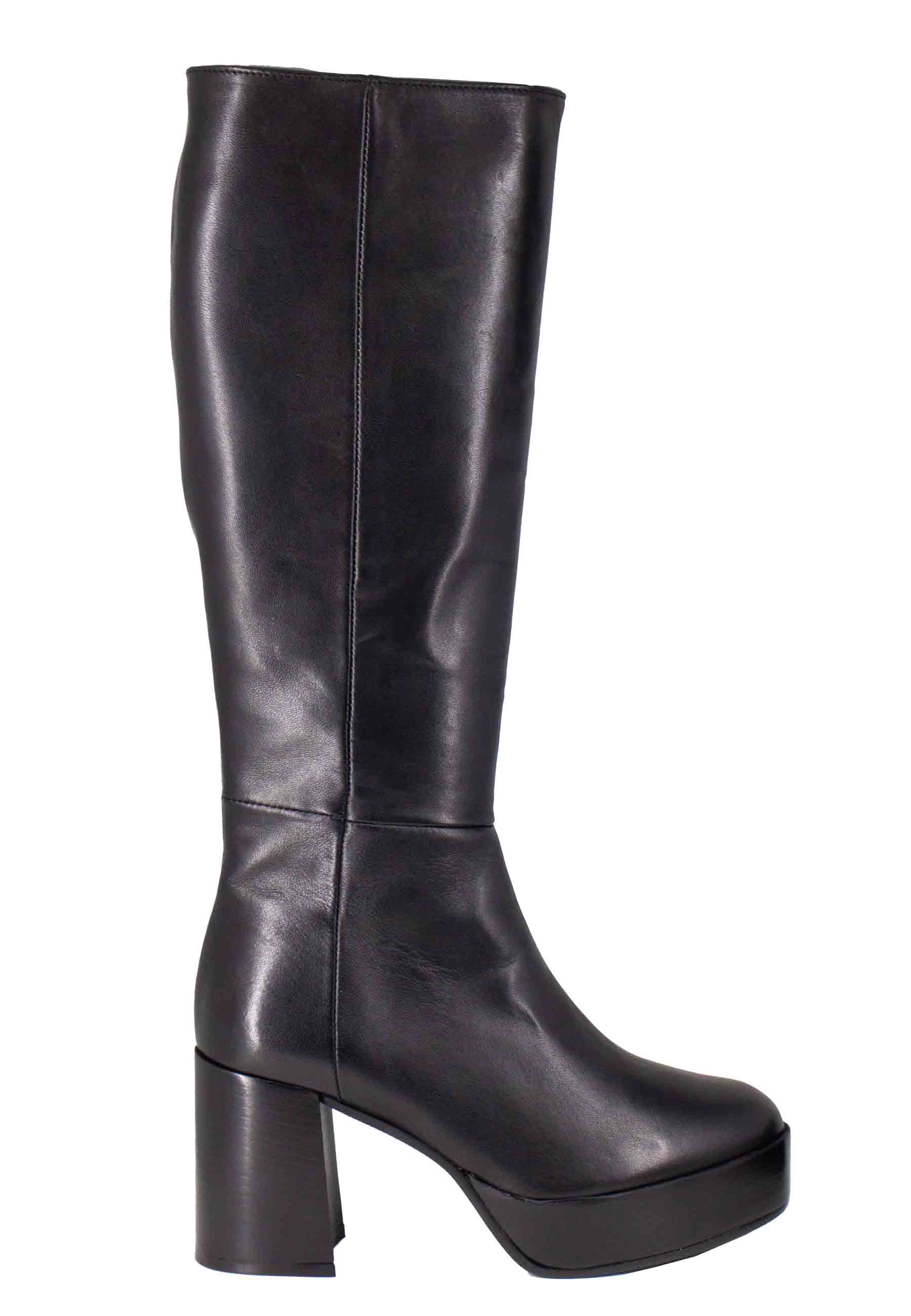 Bottines femme en cuir noir à talon et plateforme