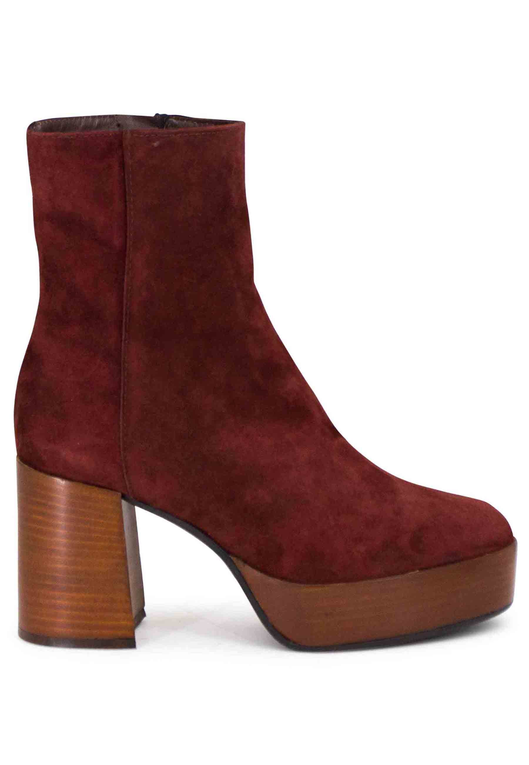 Women's ankle boots in brick suede with high heel and platform with side zip closure