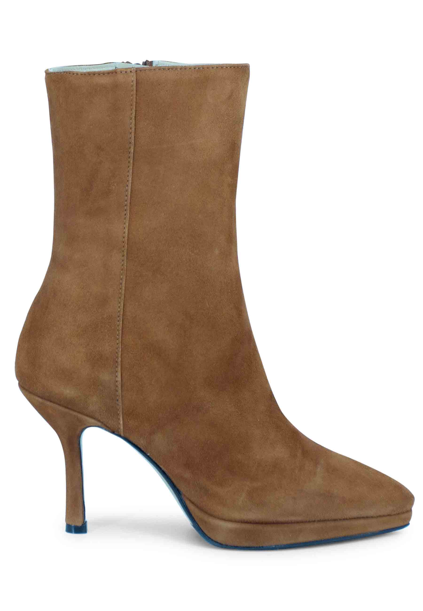 Women's ankle boots in leather suede with heel and platform