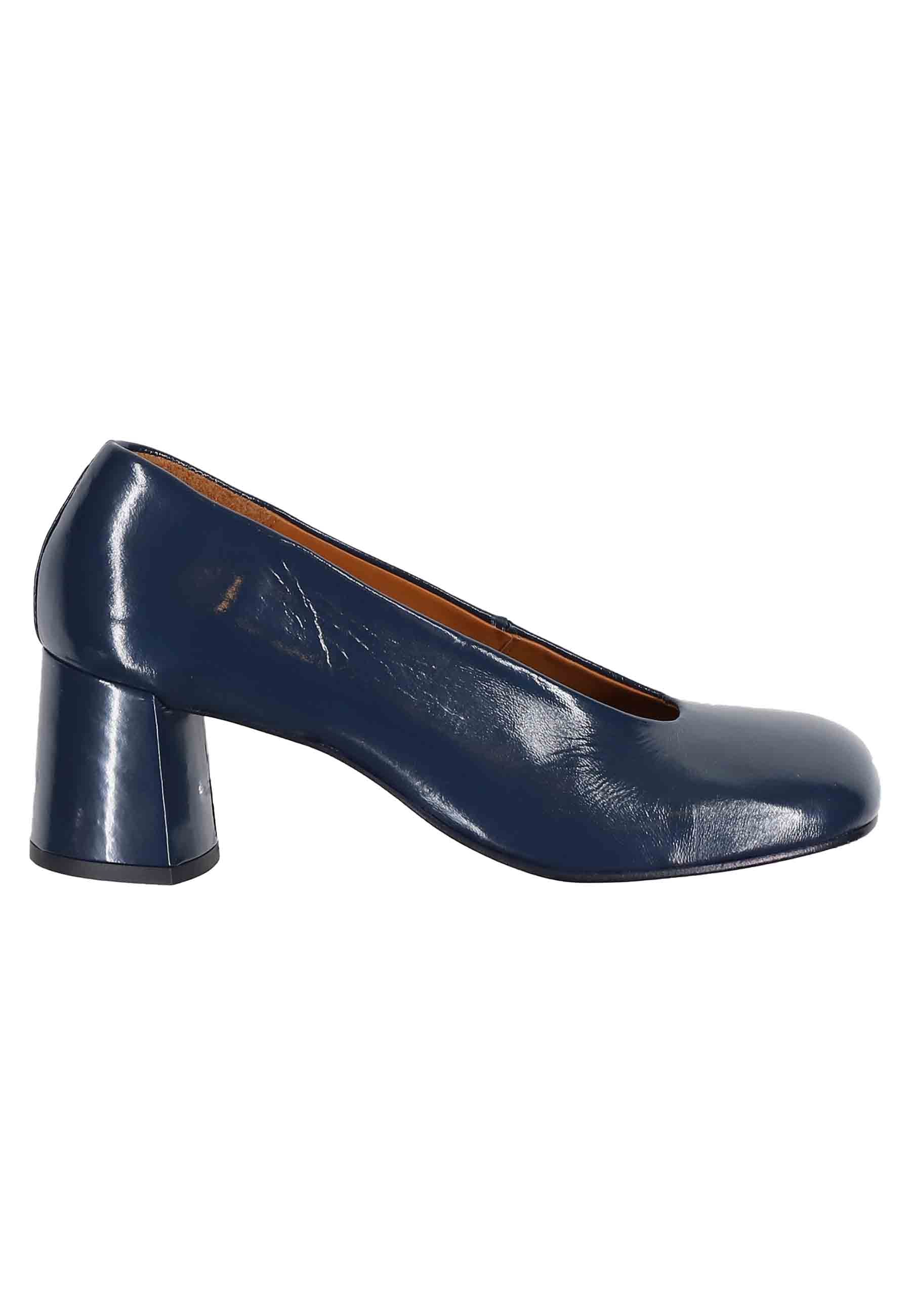 Women's blue leather pumps with round toe