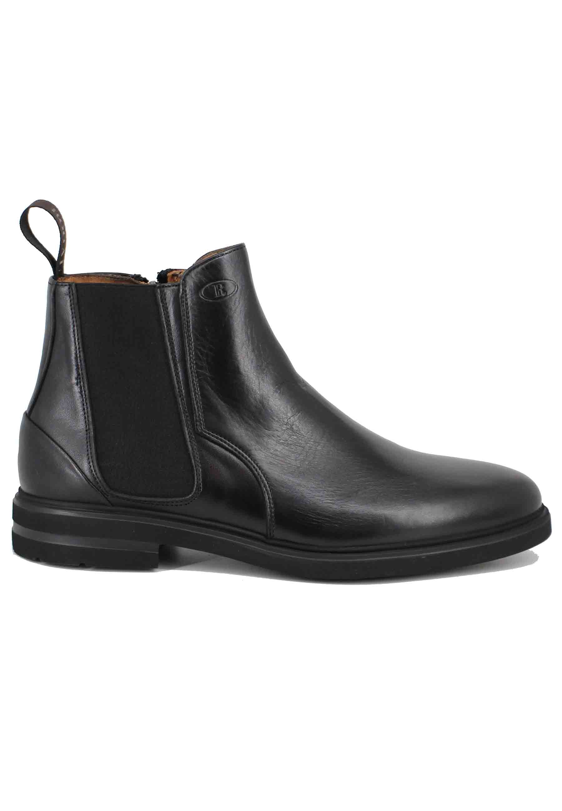Men's ankle boots in black leather with rubber sole