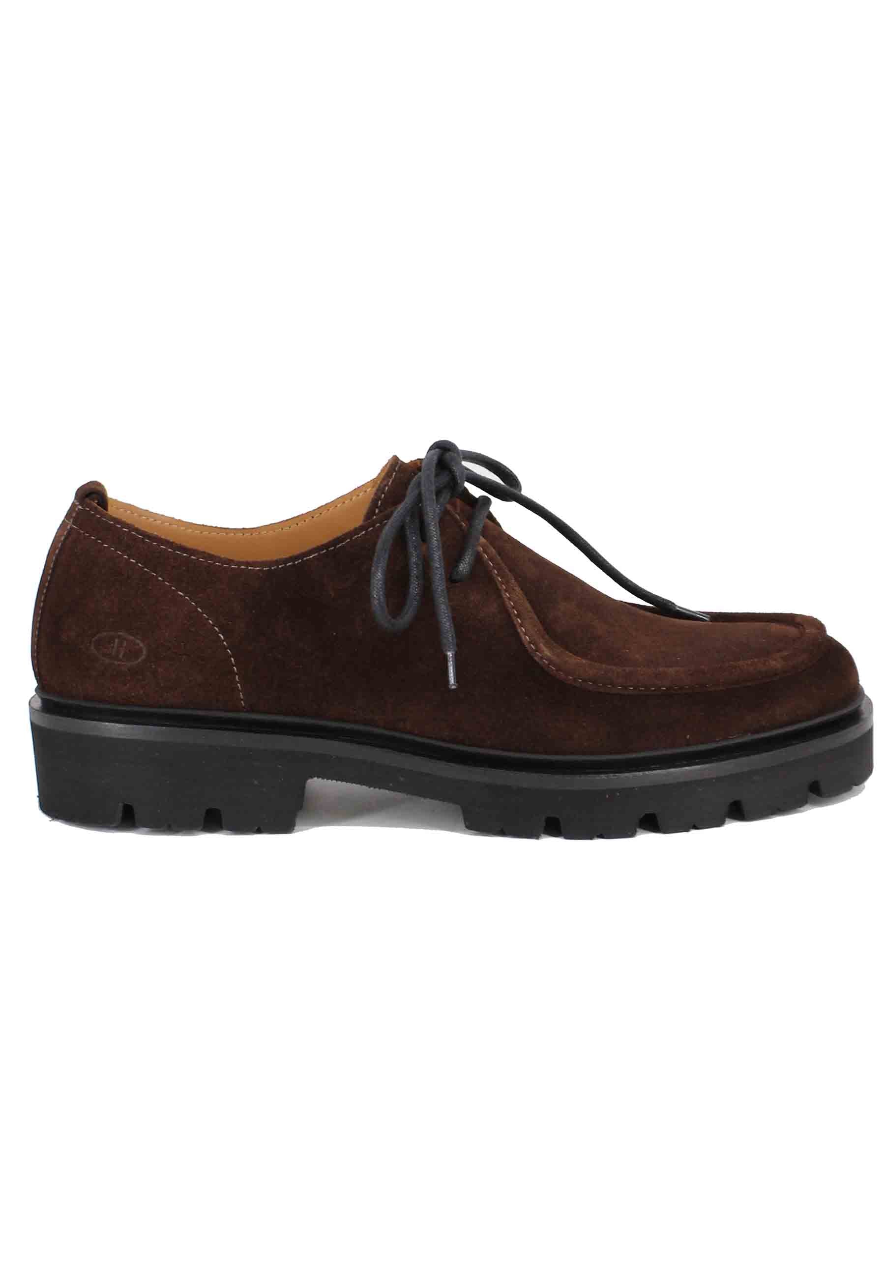 Men's lace-ups in dark brown suede with stitched tray