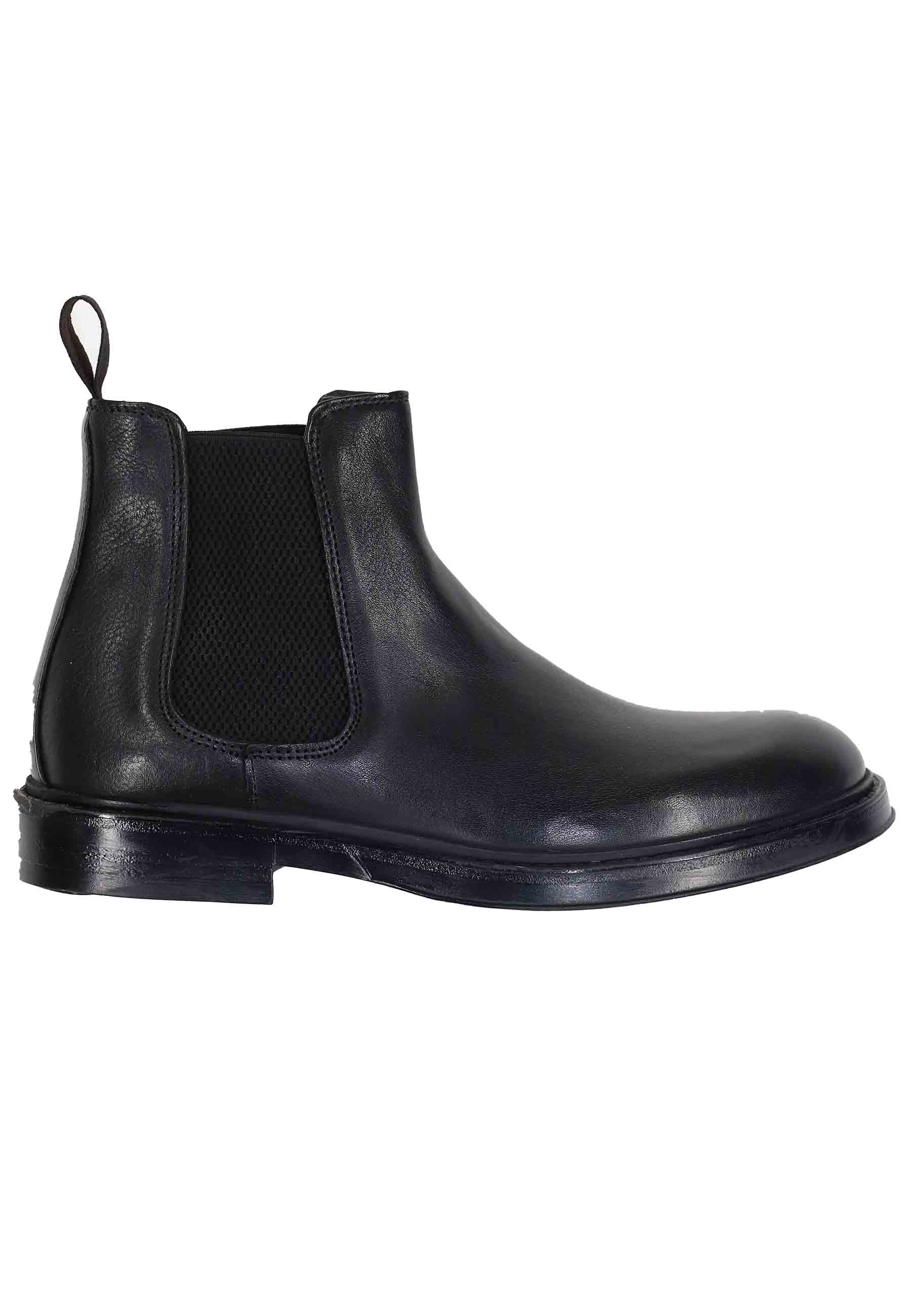 Bealtles ankle boots in black leather with round toe rubber sole