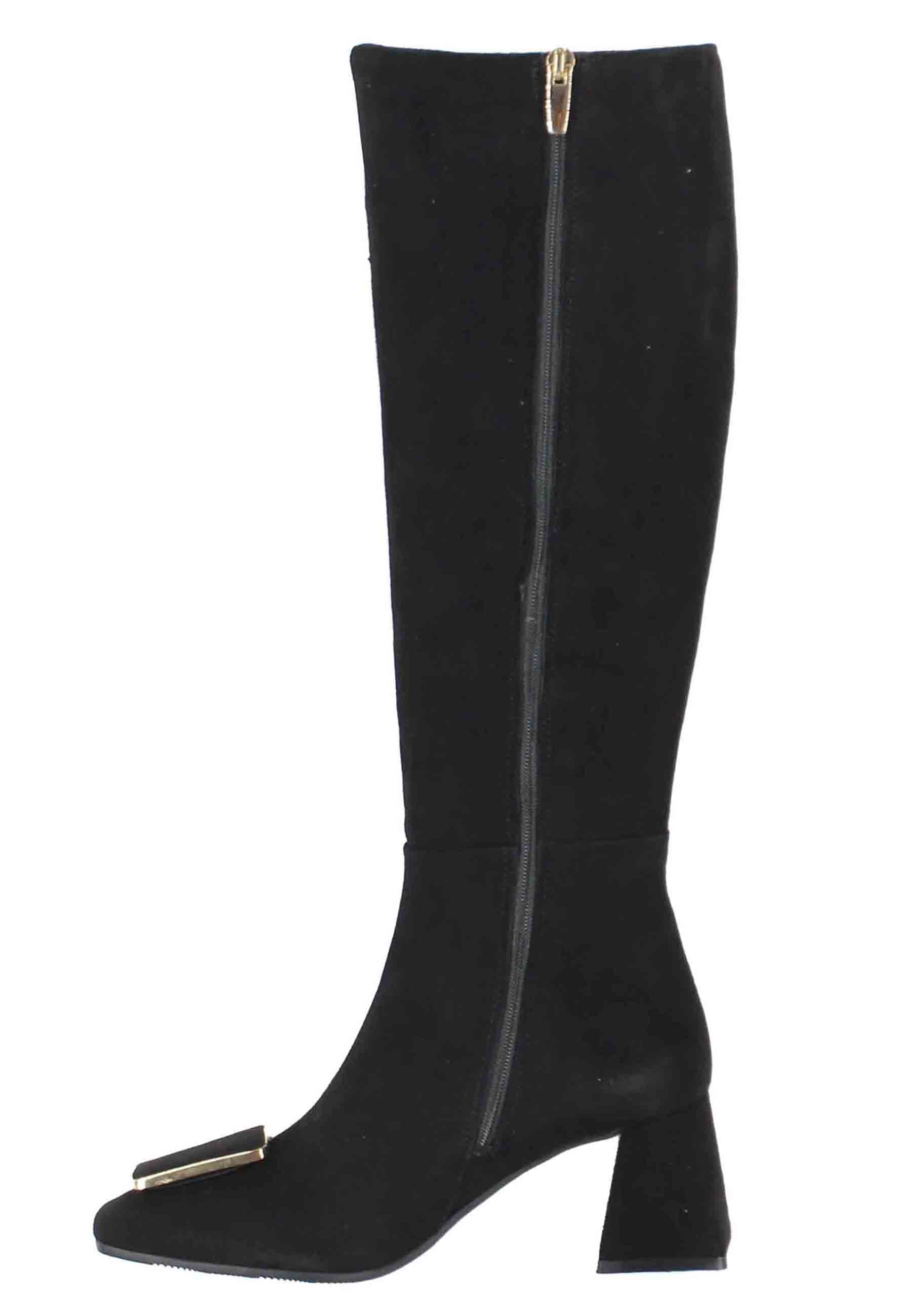 Women's boots in black suede with buckle
