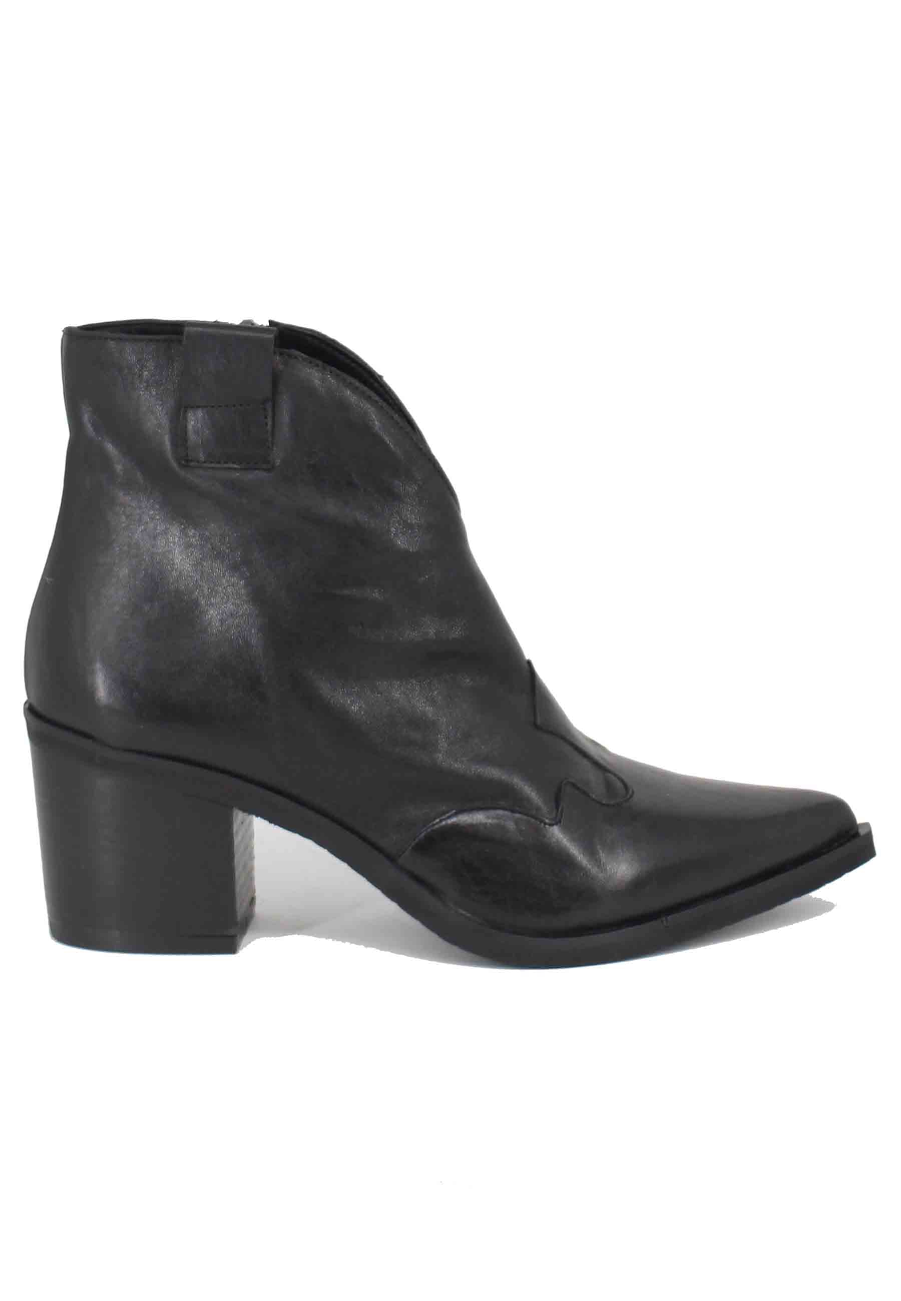 Women's Texan boots in black leather with pointed toe