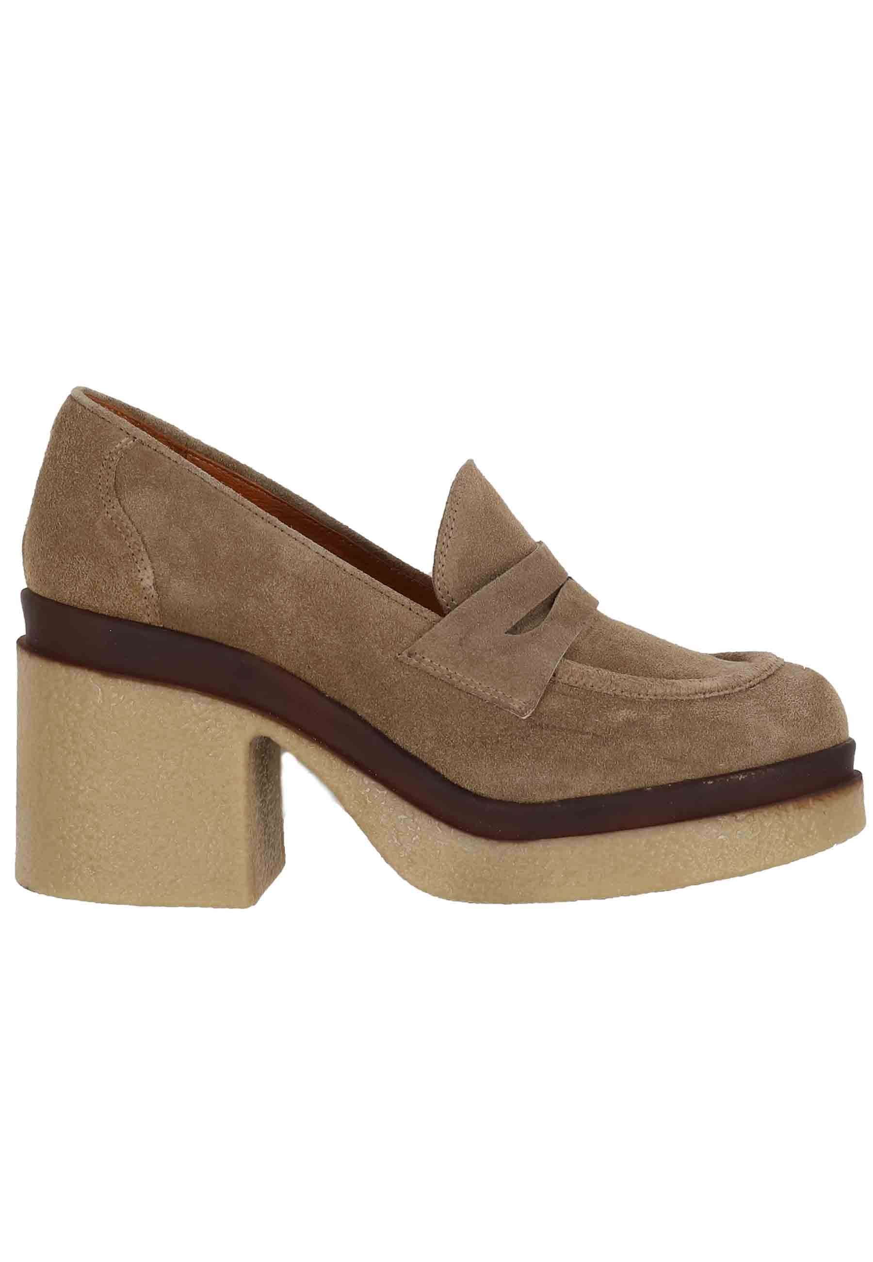 Mocassins femme en daim beige à talon haut en crêpe