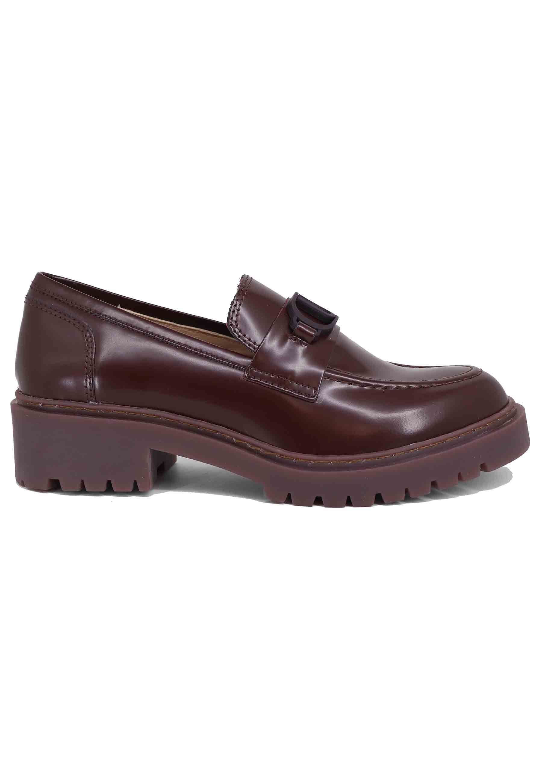 Women's moccasins in burgundy leather with lug sole