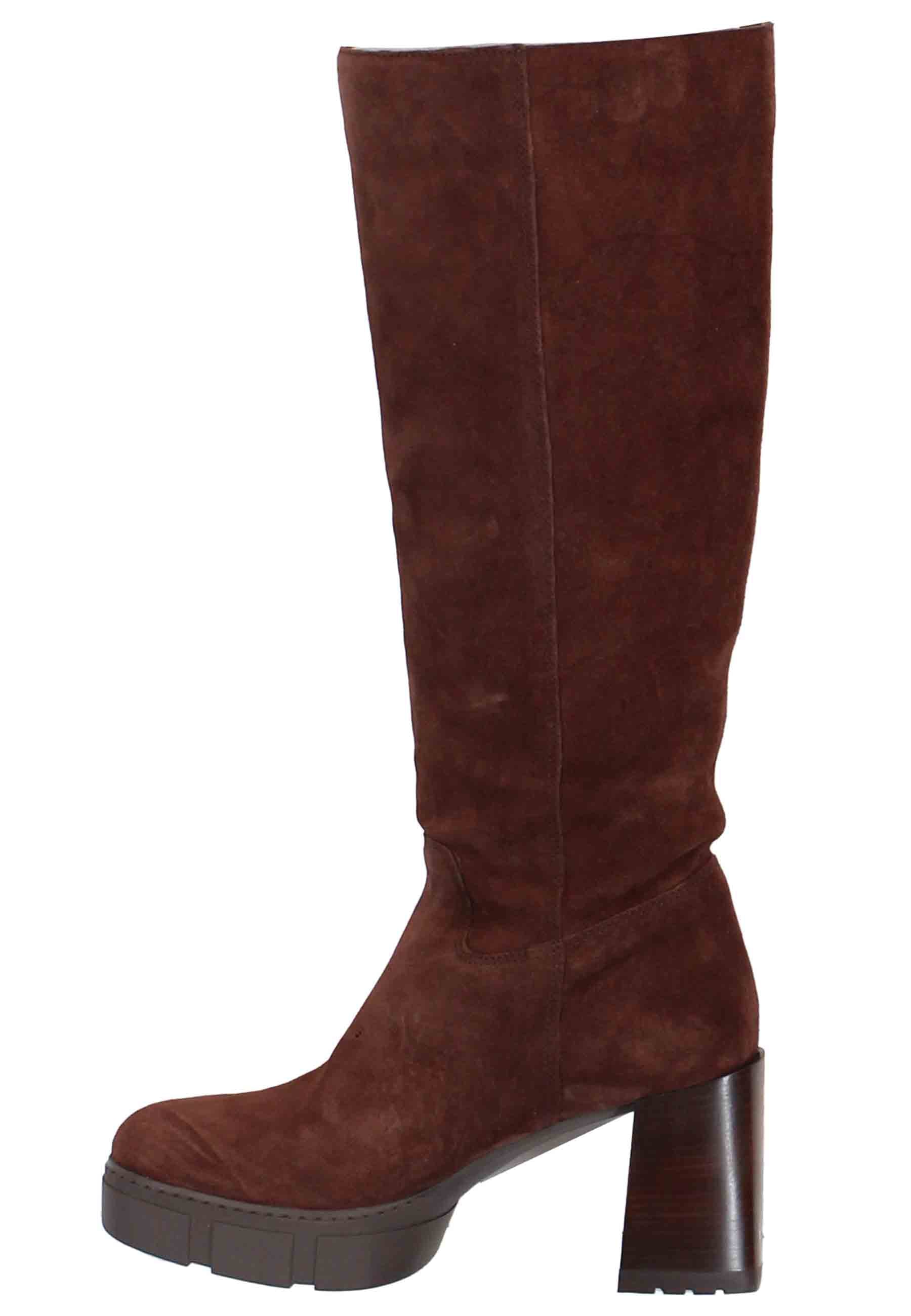 Women's tube boots in brown suede with heel and platform