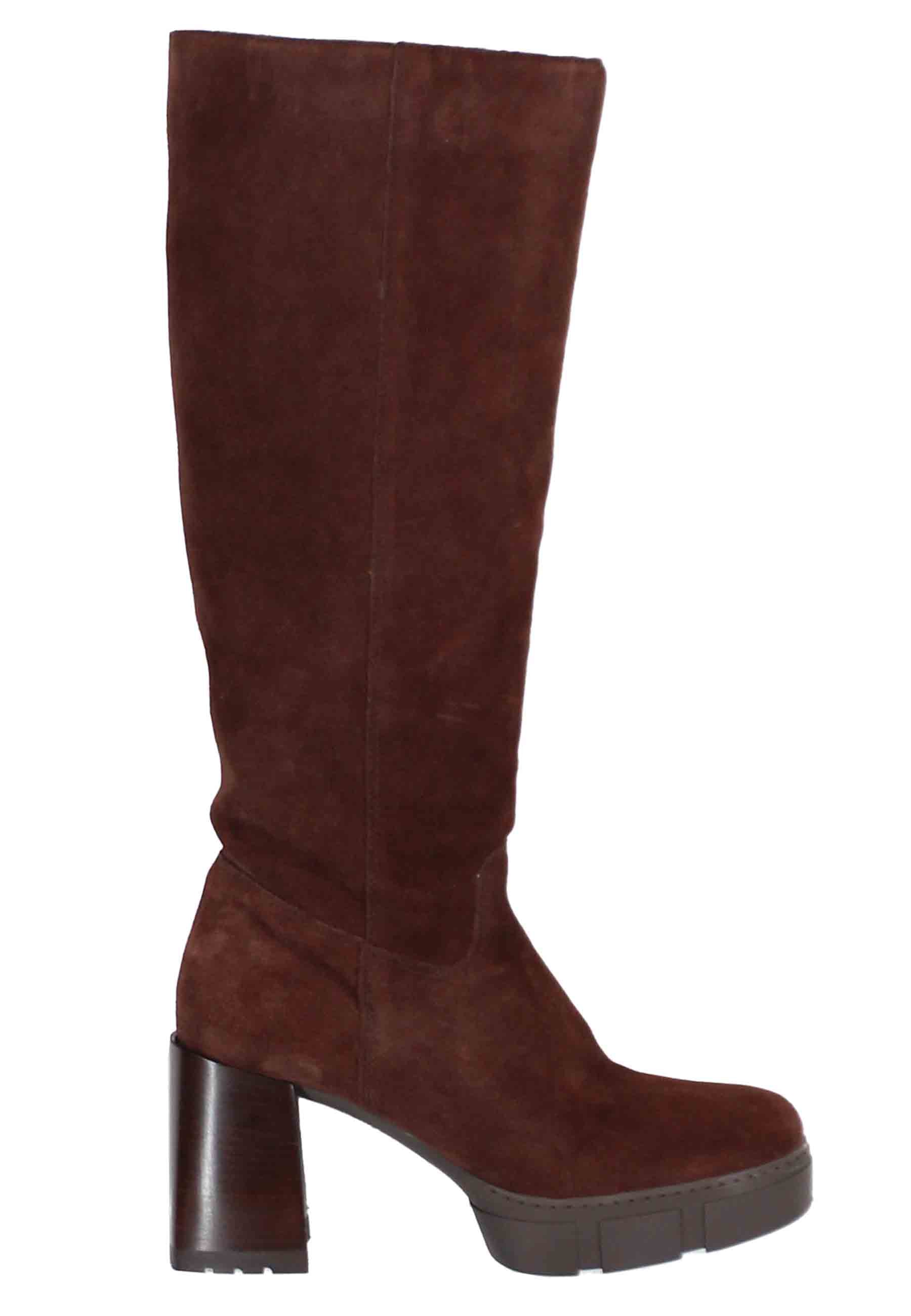 Women's tube boots in brown suede with heel and platform