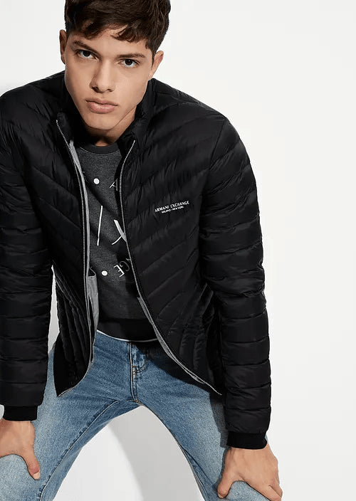 https://s3.amazonaws.com/images.lesgriffe.it/A24---armani+exchange---8NZB52+ZNW3Z0217_1_P.JPG