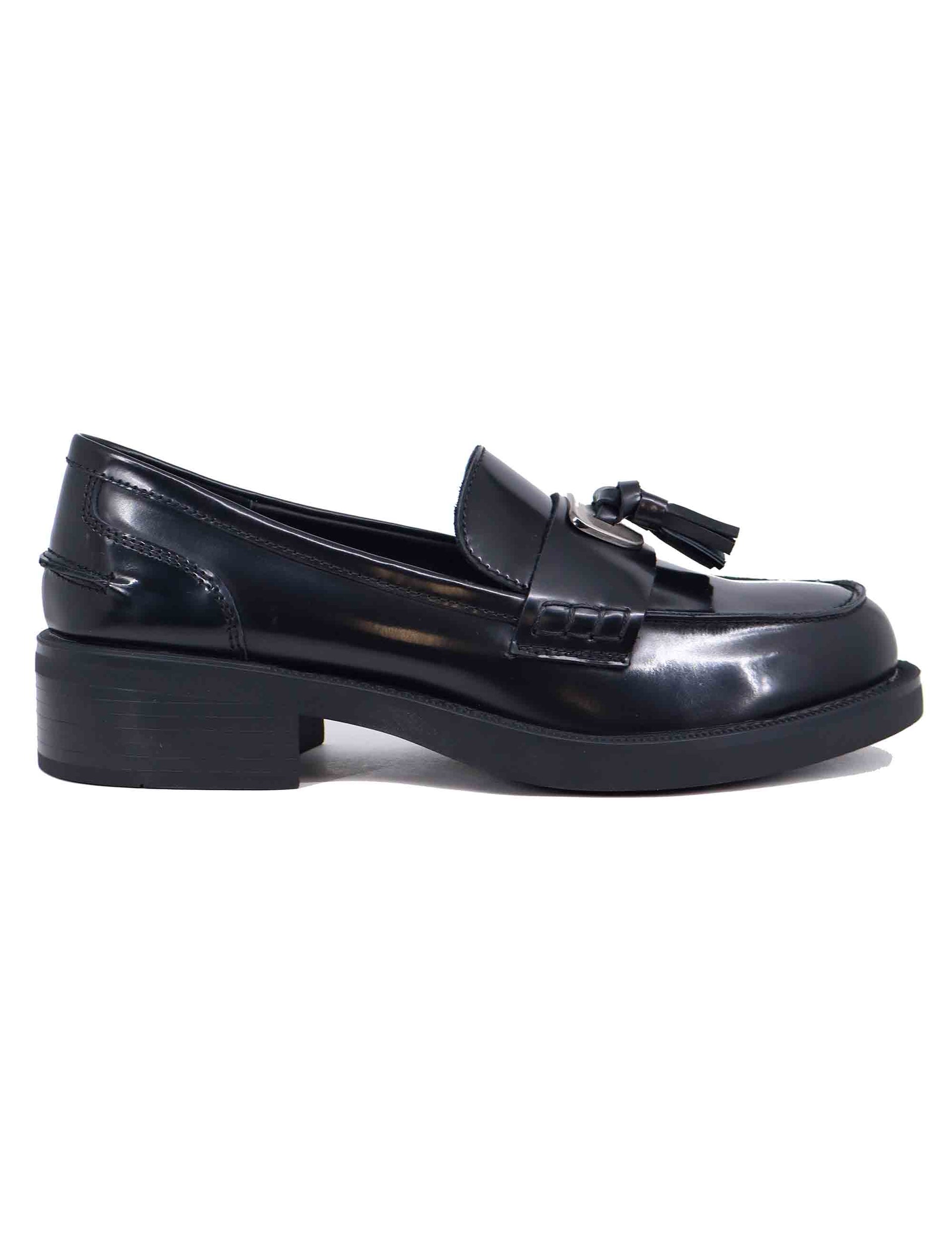 Women's black leather moccasins with low heel and round toe