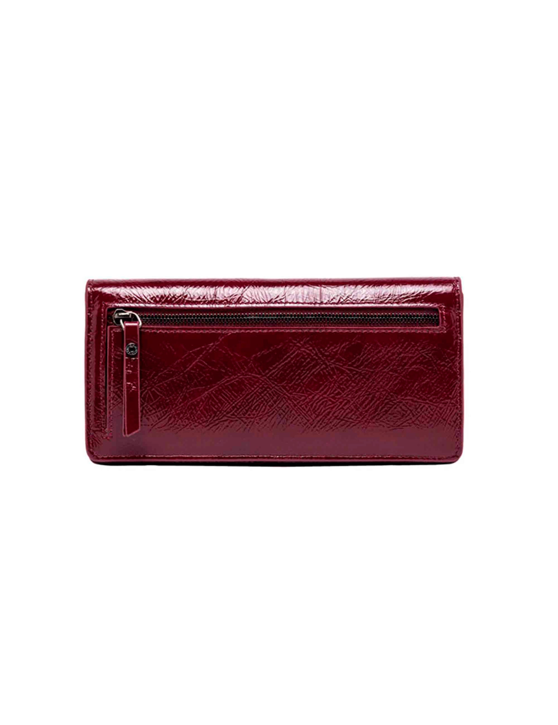 Women's wallet in burgundy leather