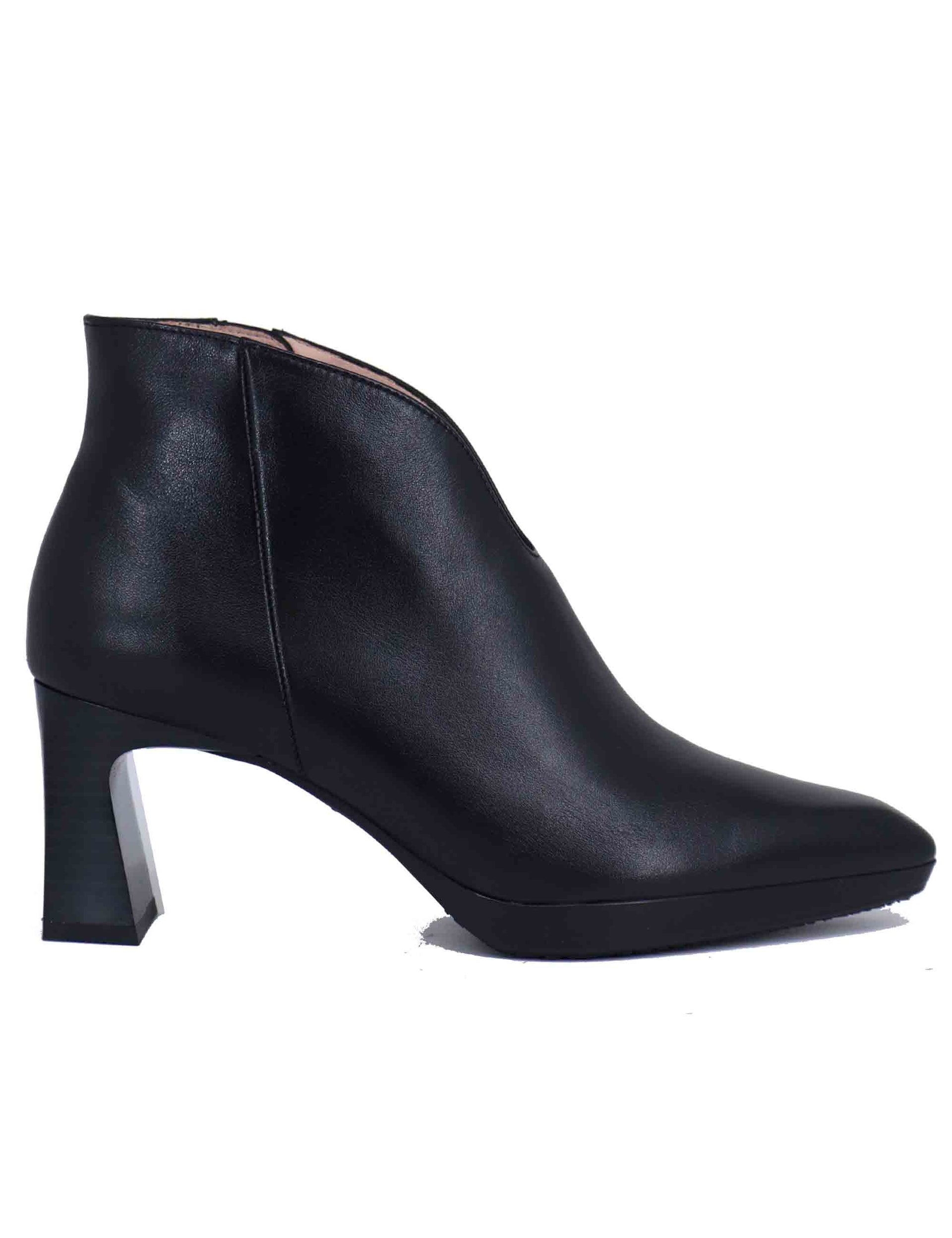 Stivaletti ankle boots donna in pelle nera