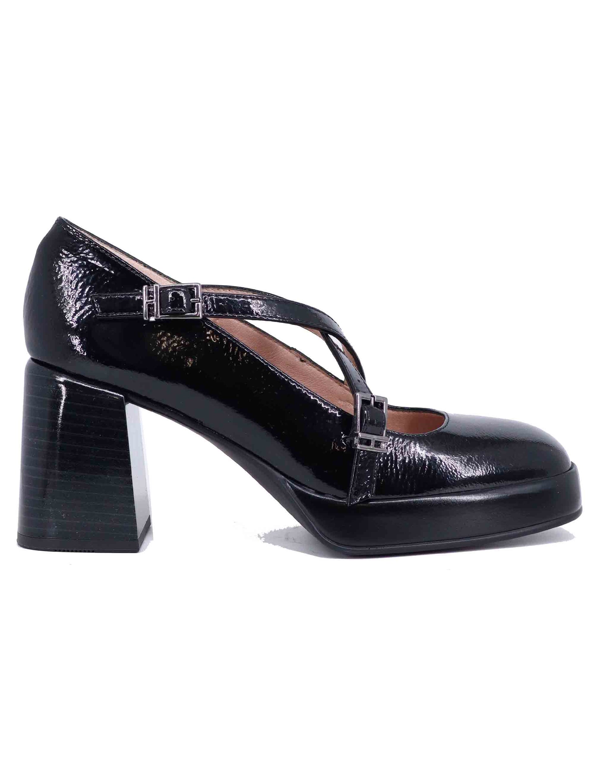 Women's high heel black leather pumps