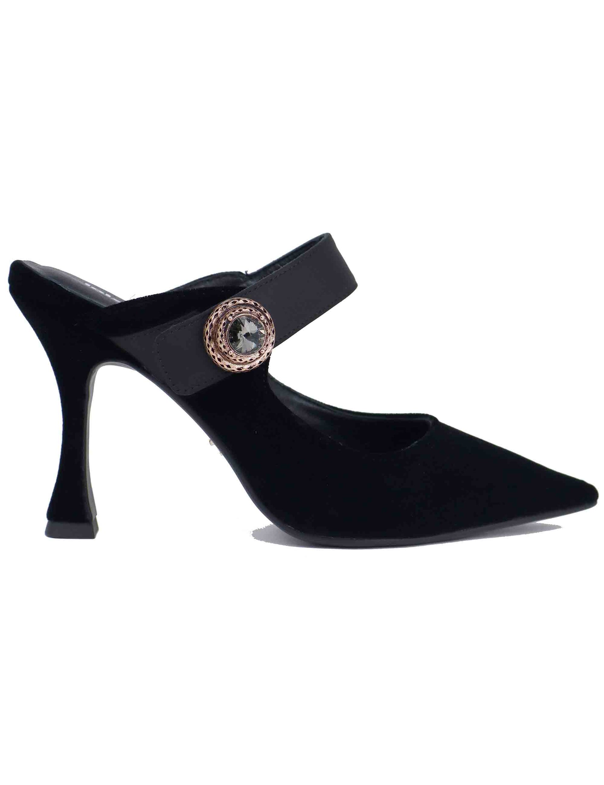 Women's black velvet mule with buckle and high heel