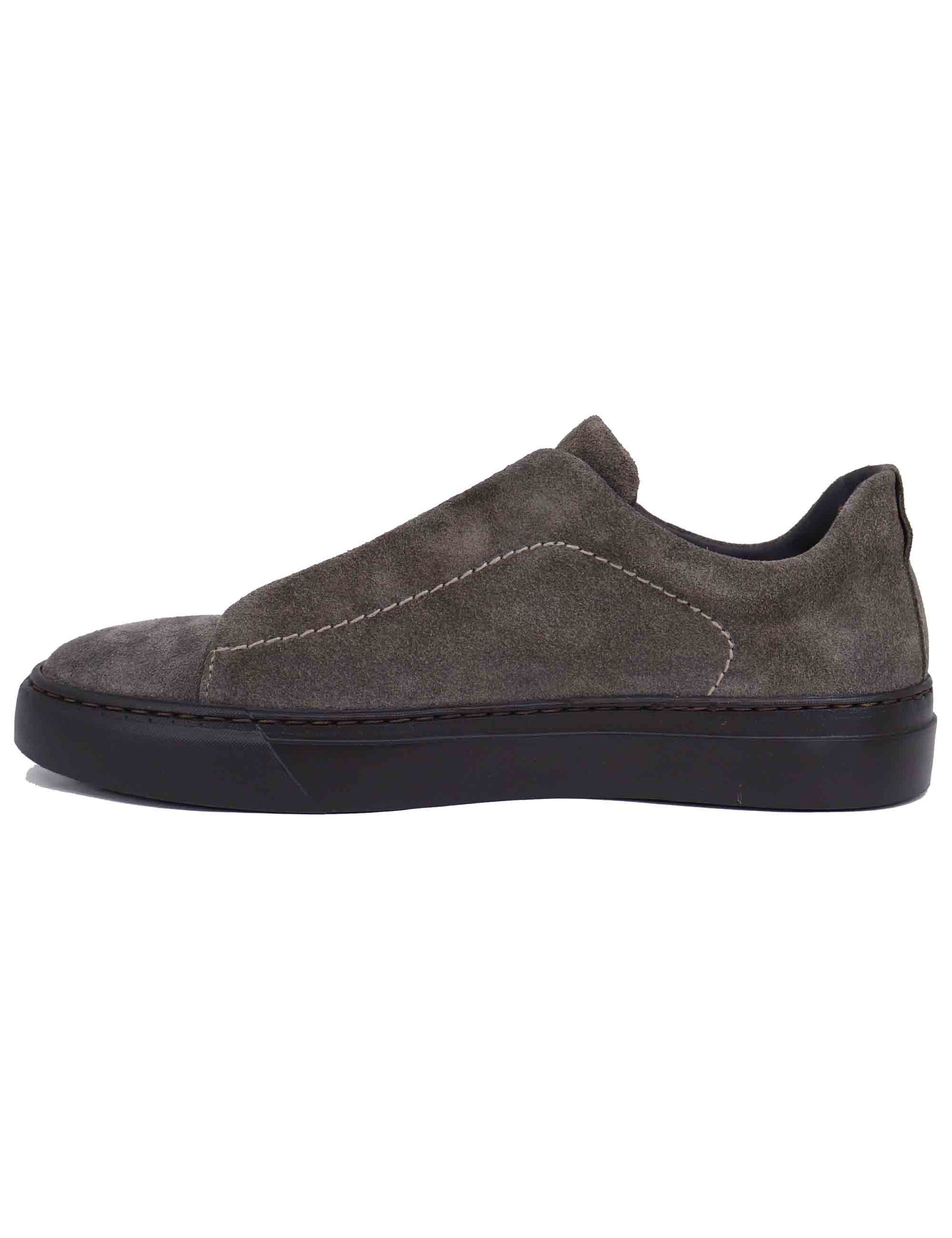 Sneakers uomo in camoscio grigio con elastici