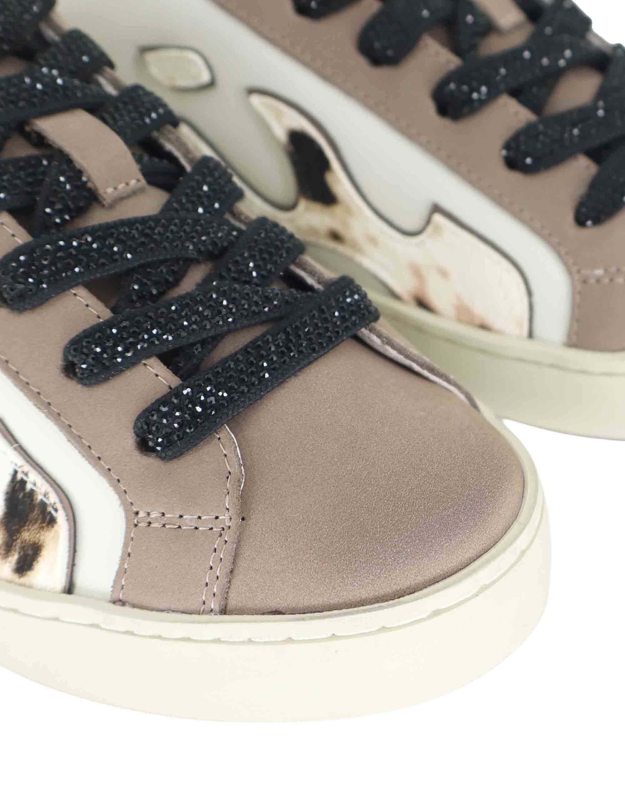 Sneakers donna in pelle off white con logo animalier D0196S10 95 Gamin 