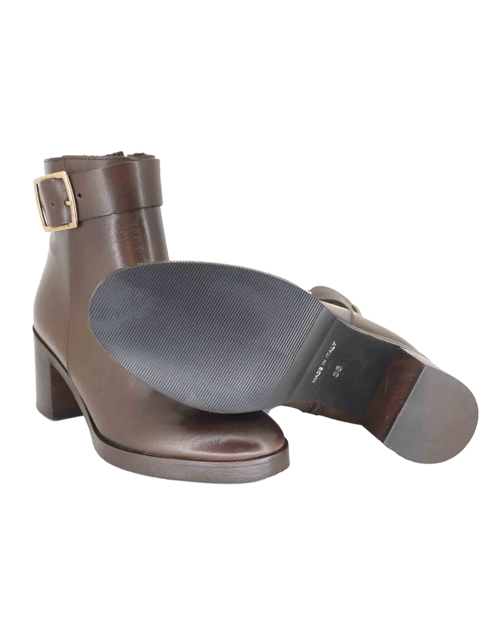 Stivaletti donna in pelle marrone con cinturino e fibbia oro con tacco medio SPTR2002 014 Spatarella 