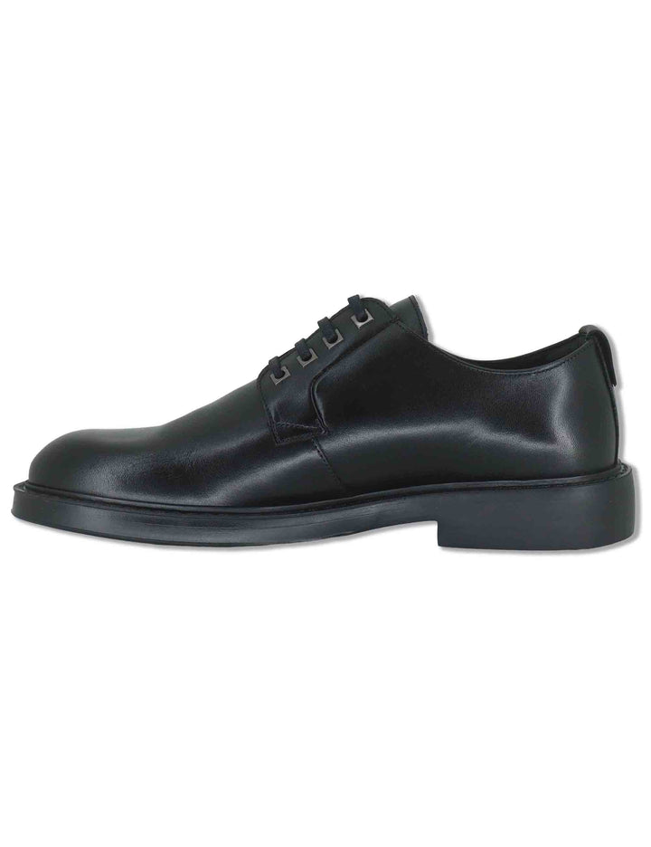Stringate uomo Smart in pelle nera con lacci in tinta e suola ultra leggera 14076A 6583AM.1 Ambitious 