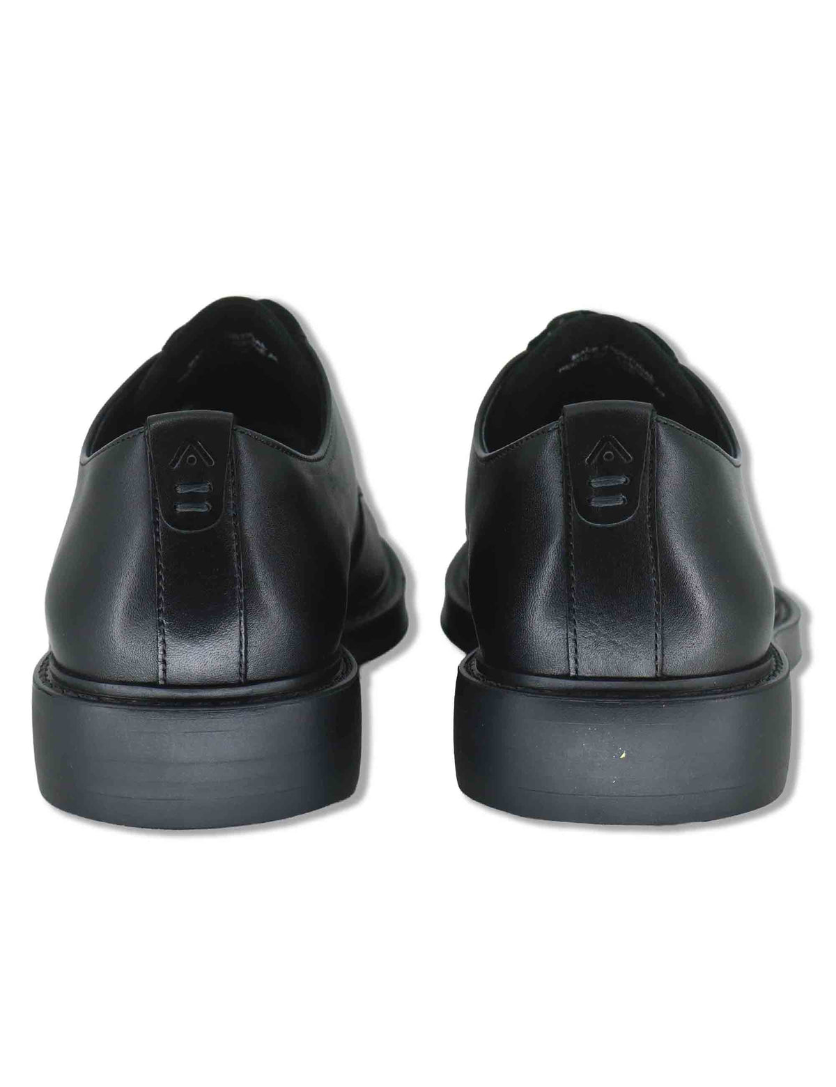 Stringate uomo Smart in pelle nera con lacci in tinta e suola ultra leggera 14076A 6583AM.1 Ambitious 