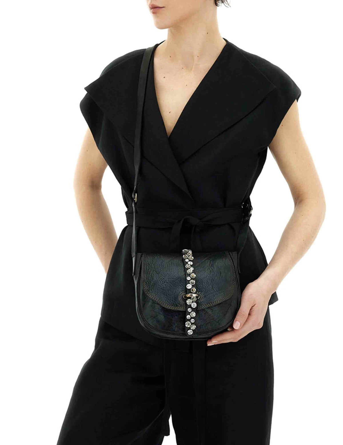 Borsa a tracolla donna Linda nera con borchie C021030ND X0038 C0001 Campomaggi 