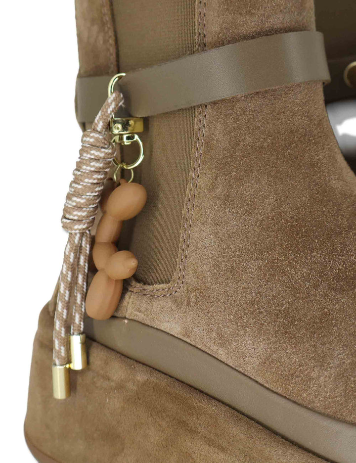 Sneakers a stivaletto donna in camoscio taupe con zeppa in tono charms removibili e punta tonda ROSITA 04 Gio + 