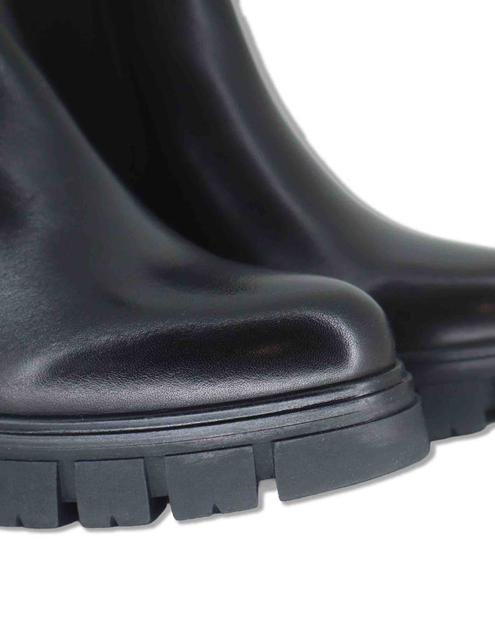Stivaletti beatles donna in pelle nera con elastici laterali tacco comodo e punta tonda J1061 001 Janet & Janet 