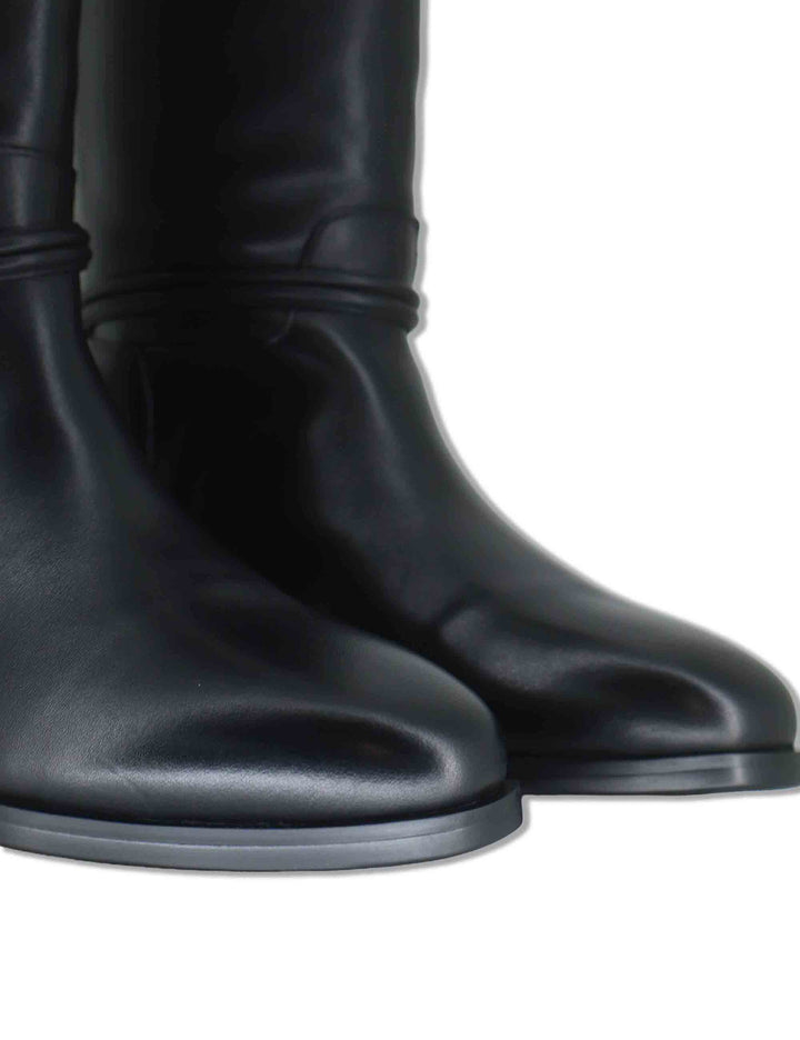 Stivali a tubo donna in pelle nera con cinturino alla caviglia tacco basso e punta tonda J1142 001 Janet & Janet 