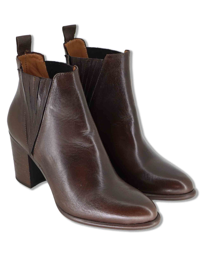 Stivaletti beatles donna in pelle marrone con elastici in tinta tacco alto e punta affusolata 9752 014 Les Venues 