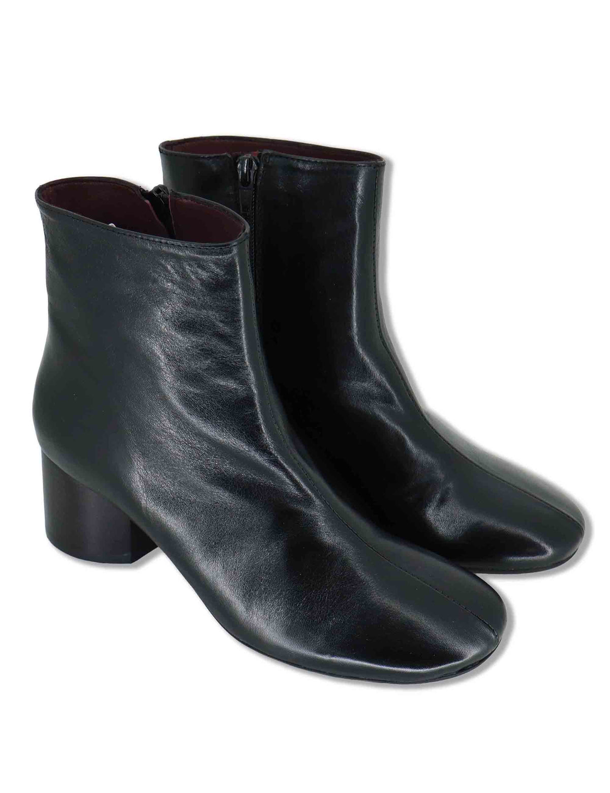 Stivaletti donna in pelle nera con punta tonda zip interna e tacco comodo D450CU 001 Les Venues 