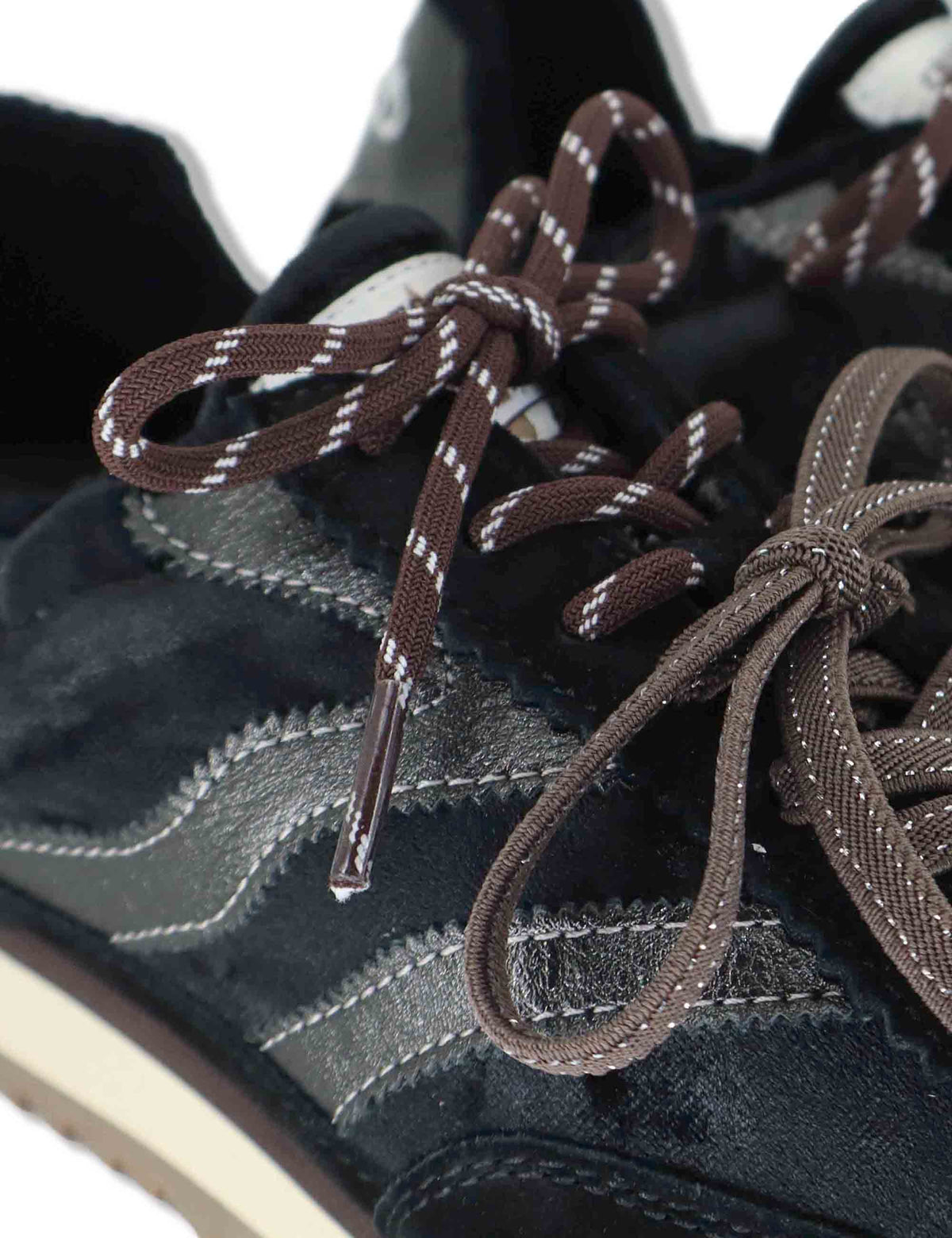 Sneakers donna in velluto e pelle nero vintage con suola bassa UTAH 7 MRP 