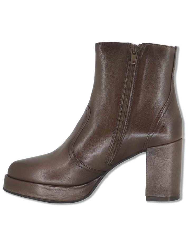 Stivaletti donna in pelle taupe con tacco alto plateau zip interna e punta a punta SP2347 029 Spatarella 