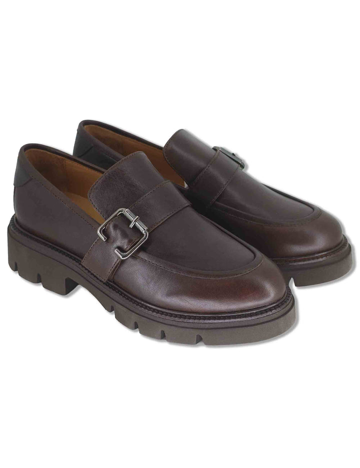 Mocassini donna in pelle marrone con fibbietta cinturino punta tonda e suola carrarmato SP70371 014 Spatarella 