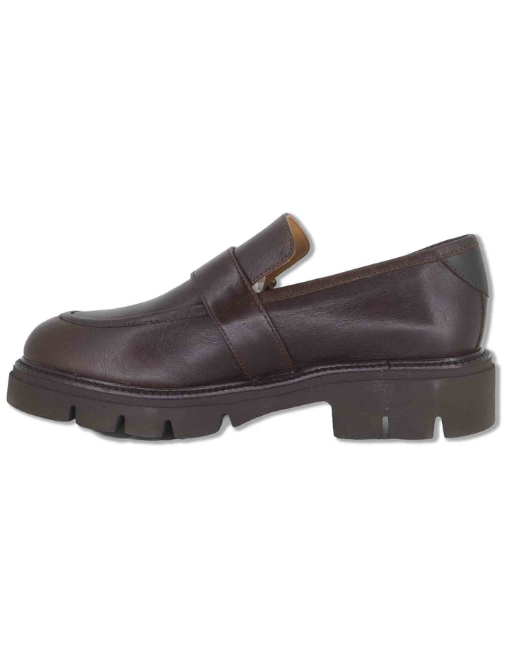 Mocassini donna in pelle marrone con fibbietta cinturino punta tonda e suola carrarmato SP70371 014 Spatarella 