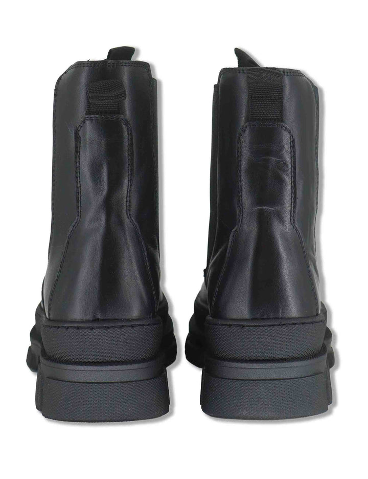 Stivaletti beatles donna in pelle ingrassata nera con elastici laterali punta tonda e suola carrarmato SP70655 001 Spatarella 