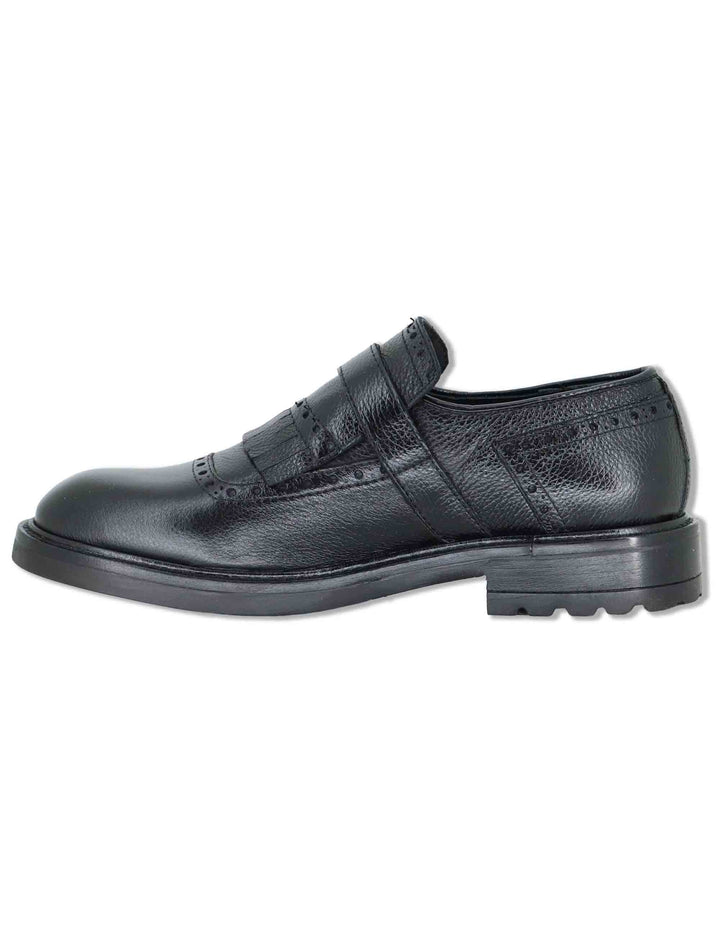 Mocassino uomo in pelle nera con frangia e fibbia SPNA3029 001 Spatarella 