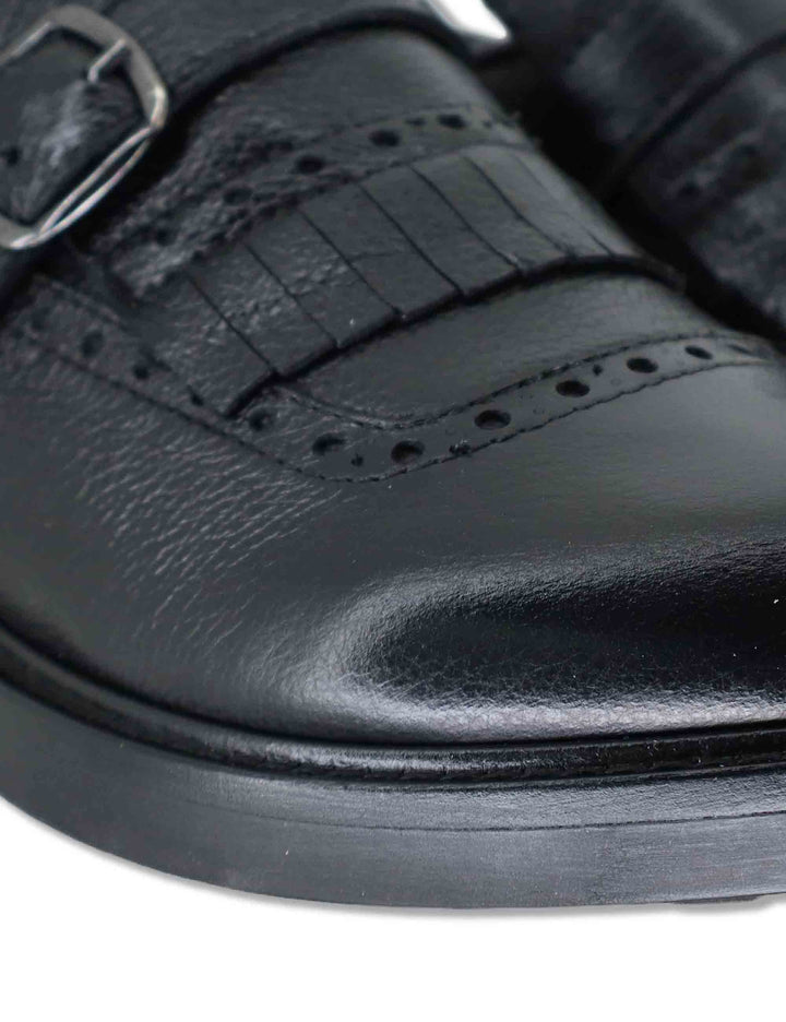 Mocassino uomo in pelle nera con frangia e fibbia SPNA3029 001 Spatarella 