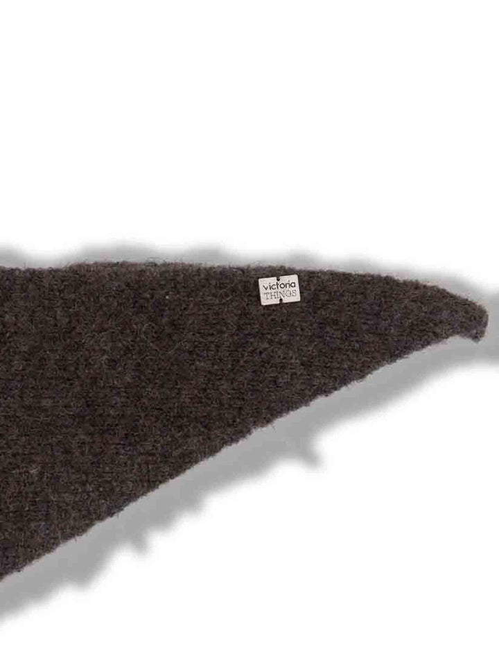 Sciarpa triangolare donna in maglia grigia con placca in metallo 100% vegan 9126021 12 Gris Victoria 